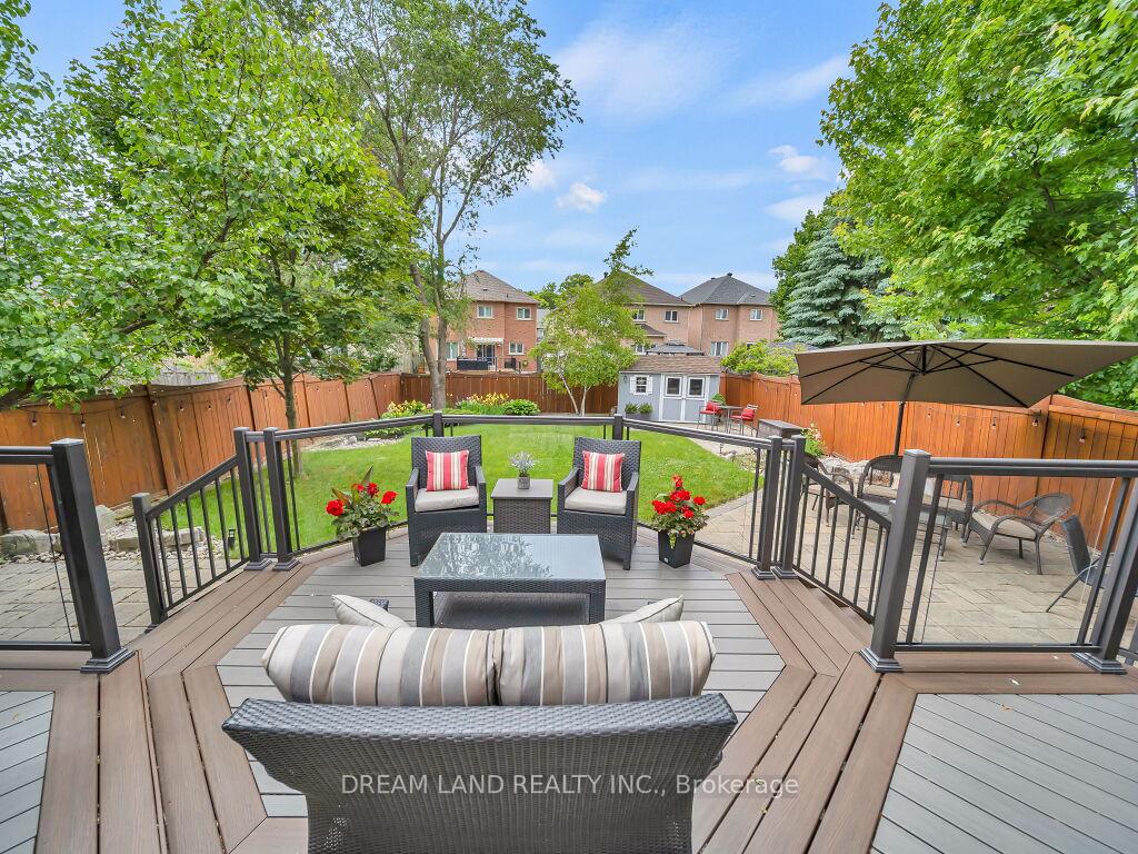 Photo 3 of 90 Red Ash Drive, Markham, Legacy — HOMEH