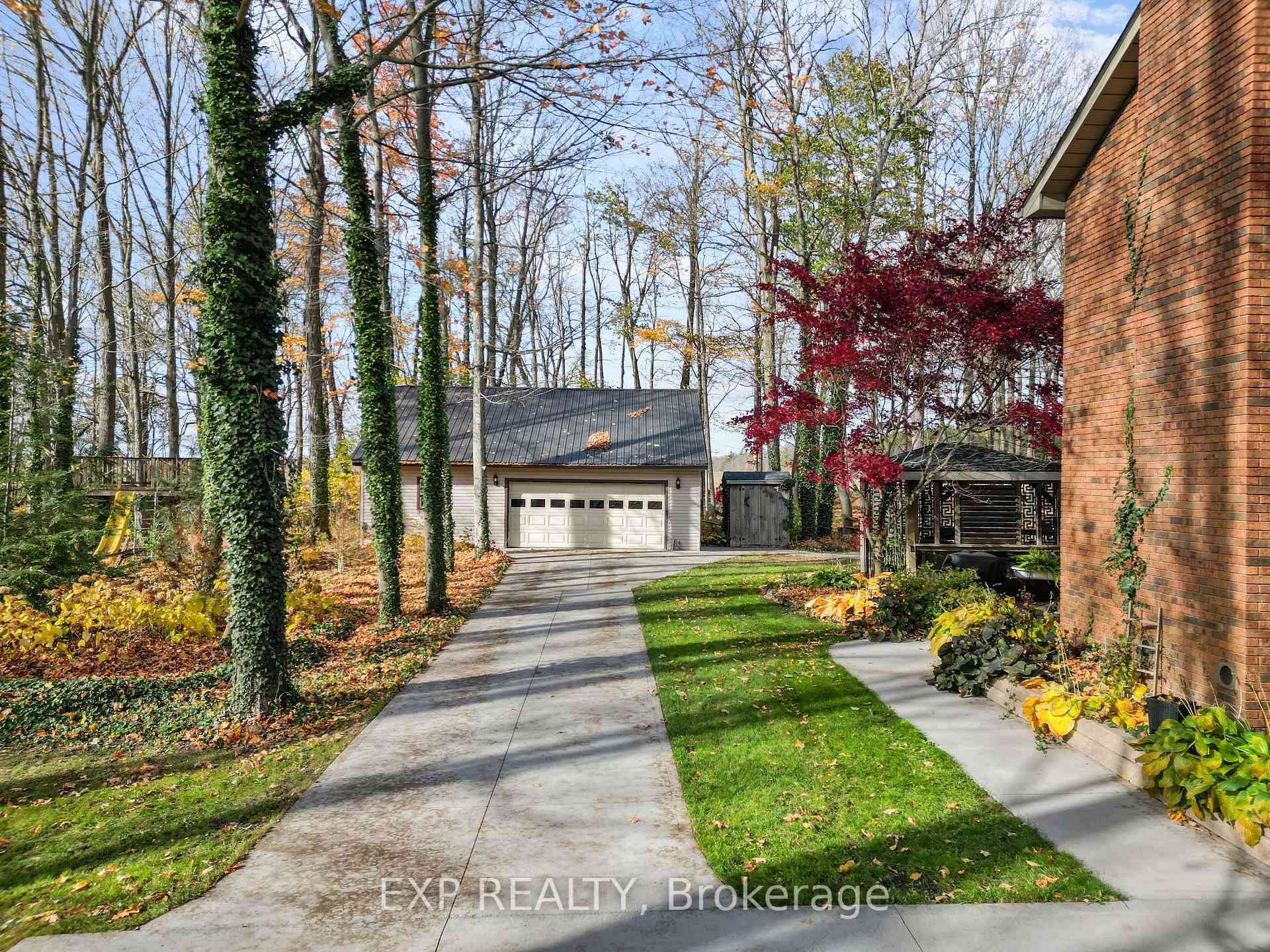 Photo 2 of 107 Lewis Drive, Middlesex Centre, Coldstream — HOMEH