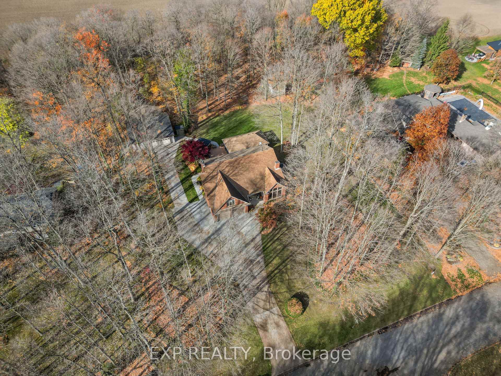 Photo 3 of 107 Lewis Drive, Middlesex Centre, Coldstream — HOMEH