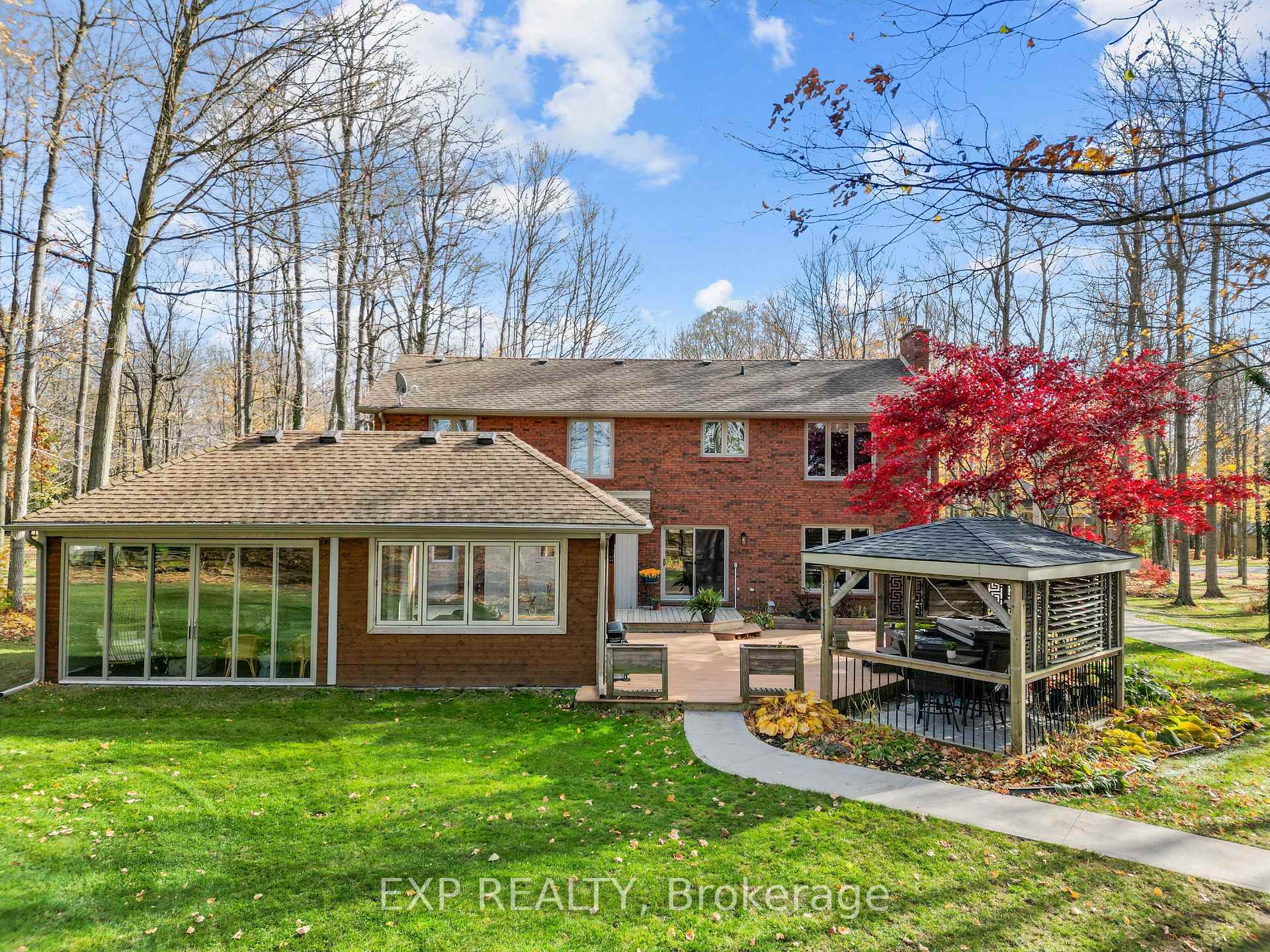 Photo 4 of 107 Lewis Drive, Middlesex Centre, Coldstream — HOMEH