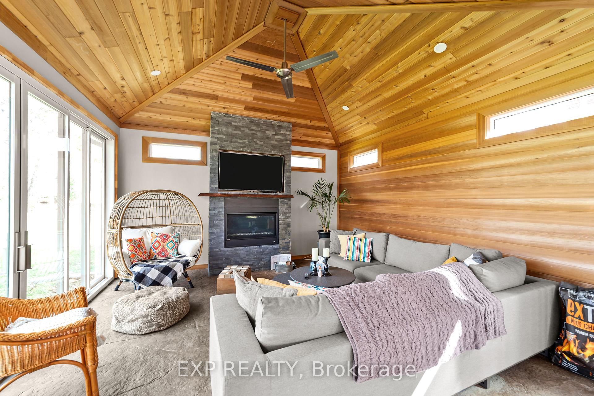 Photo 6 of 107 Lewis Drive, Middlesex Centre, Coldstream — HOMEH