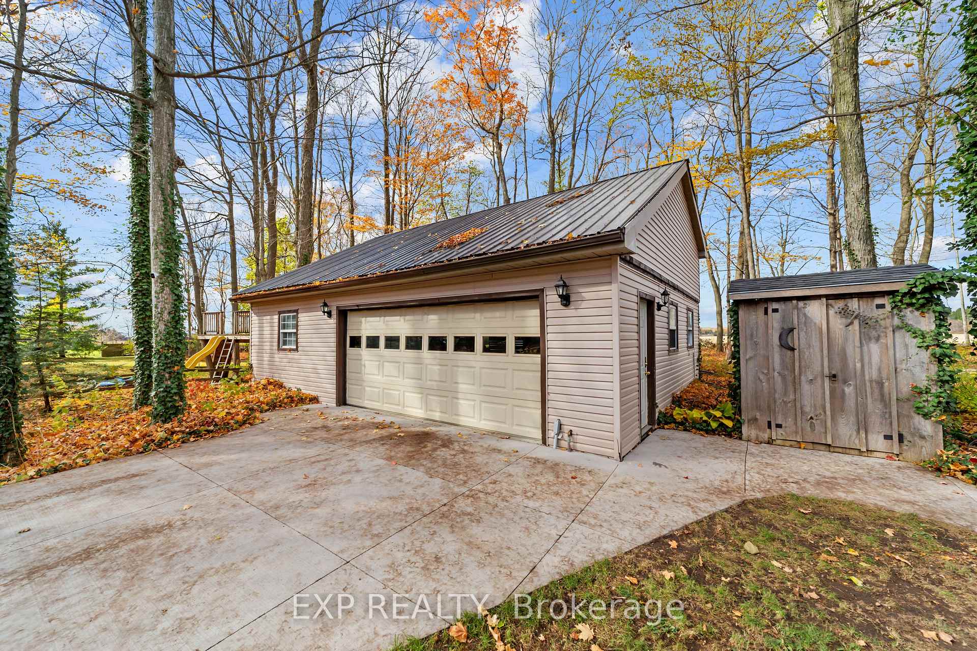 Photo 8 of 107 Lewis Drive, Middlesex Centre, Coldstream — HOMEH