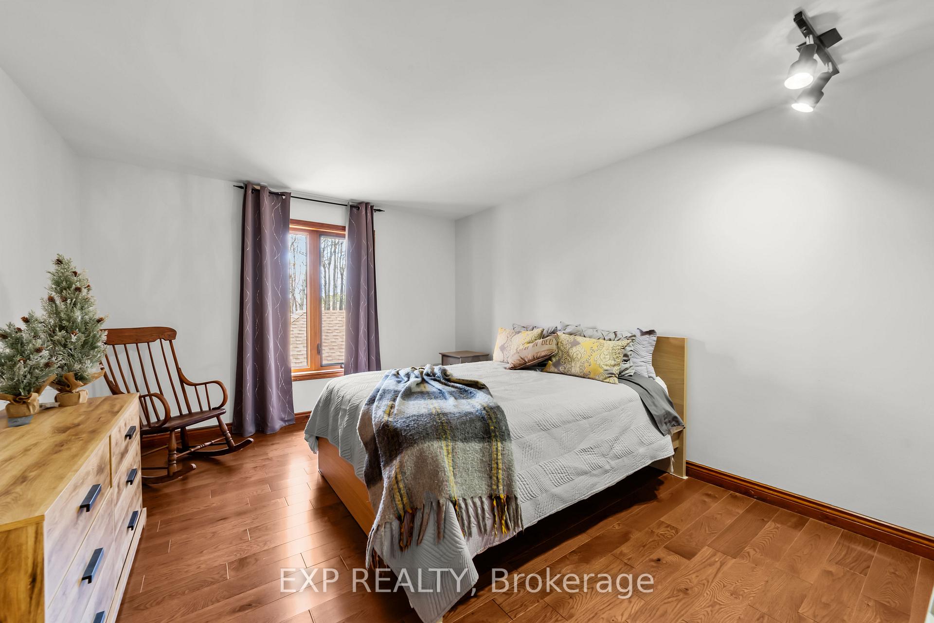 Photo 25 of 107 Lewis Drive, Middlesex Centre, Coldstream — HOMEH