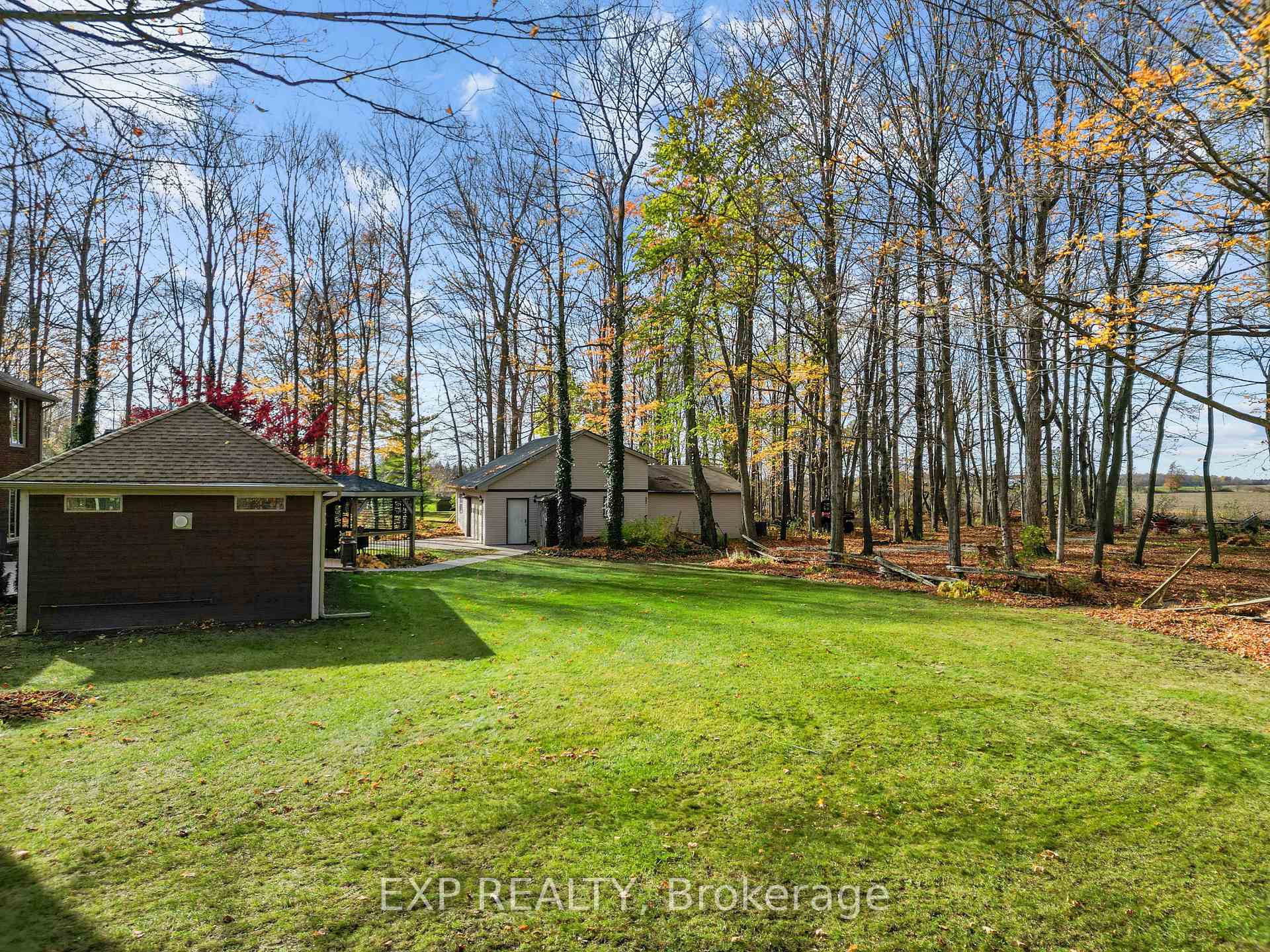 Photo 35 of 107 Lewis Drive, Middlesex Centre, Coldstream — HOMEH
