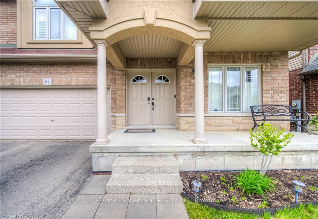 Photo 3 of 83 Boulder Crescent, Hamilton, Rural Glanbrook — HOMEH
