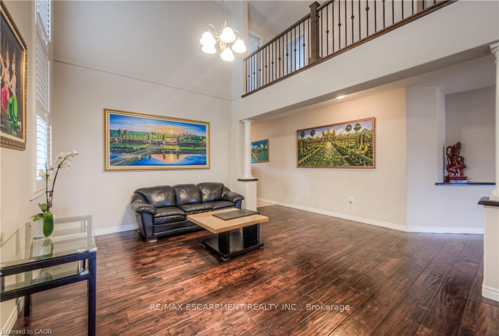 Photo 8 of 83 Boulder Crescent, Hamilton, Rural Glanbrook — HOMEH