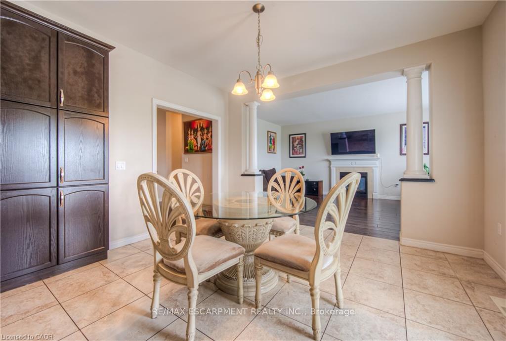 Photo 9 of 83 Boulder Crescent, Hamilton, Rural Glanbrook — HOMEH