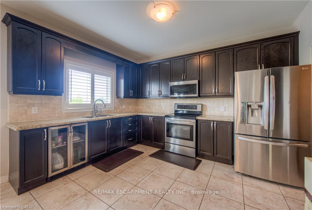 Photo 15 of 83 Boulder Crescent, Hamilton, Rural Glanbrook — HOMEH
