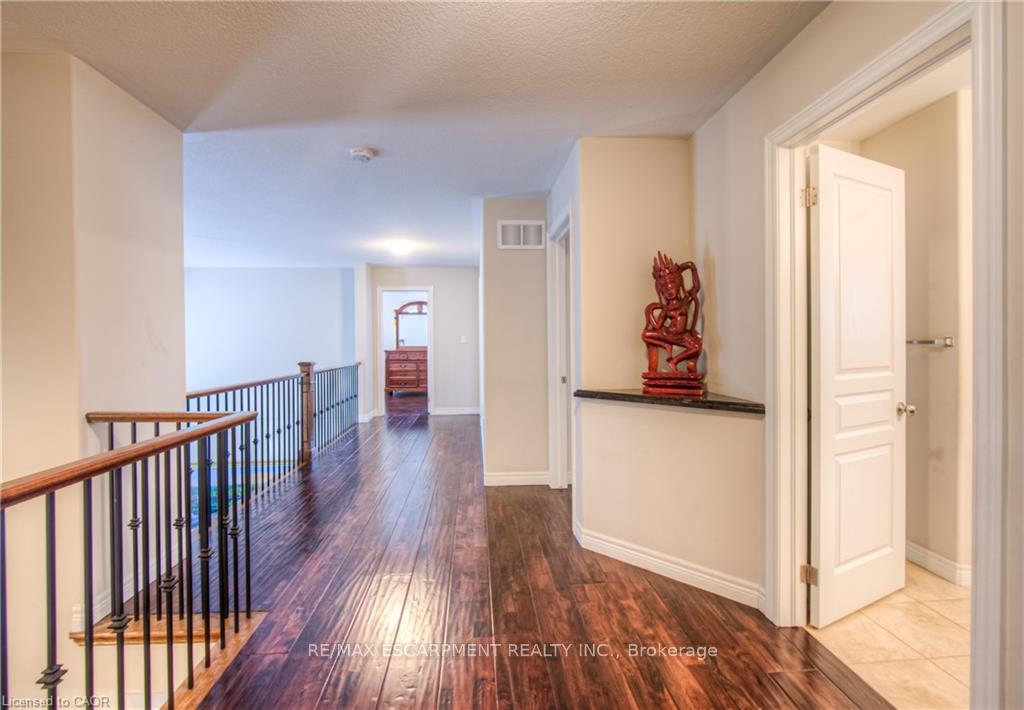 Photo 17 of 83 Boulder Crescent, Hamilton, Rural Glanbrook — HOMEH