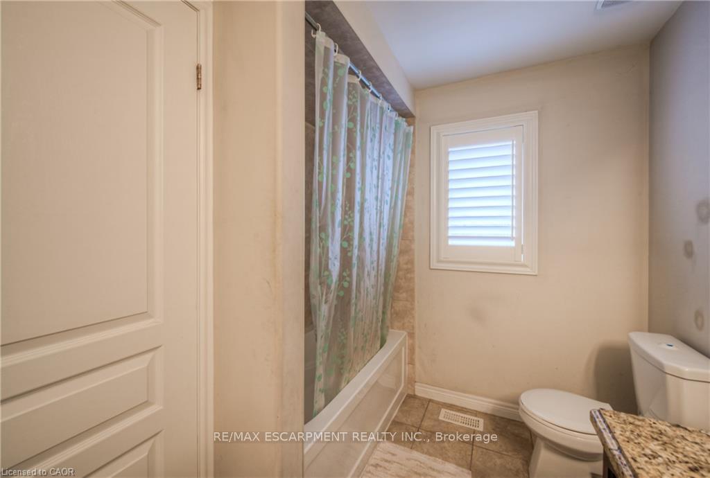 Photo 24 of 83 Boulder Crescent, Hamilton, Rural Glanbrook — HOMEH