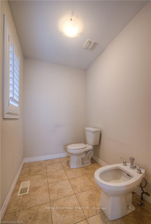 Photo 29 of 83 Boulder Crescent, Hamilton, Rural Glanbrook — HOMEH