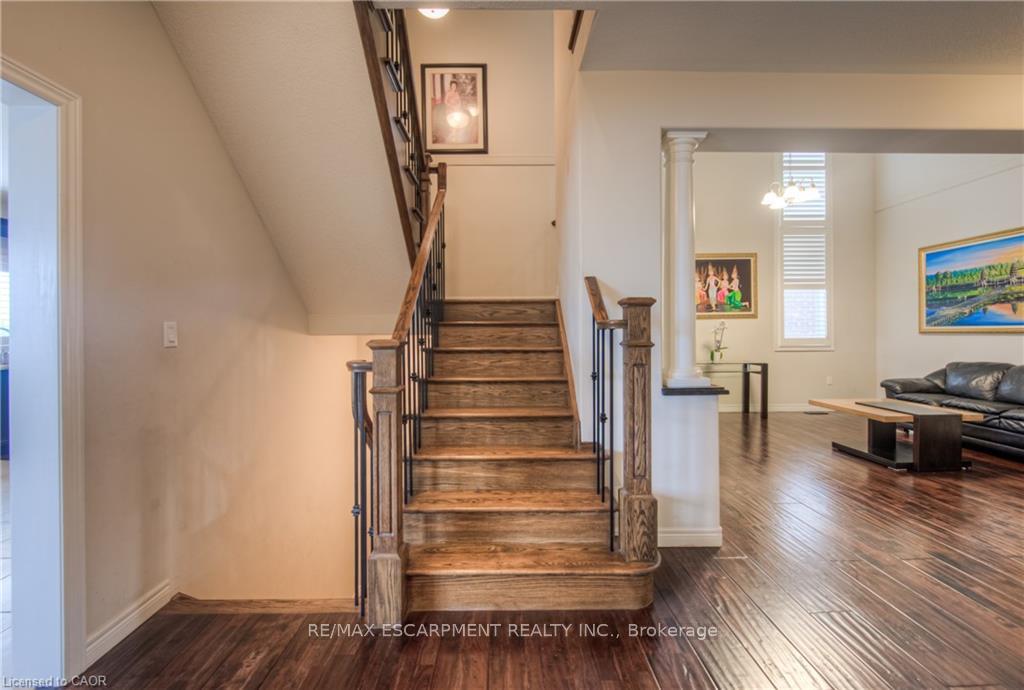 Photo 32 of 83 Boulder Crescent, Hamilton, Rural Glanbrook — HOMEH