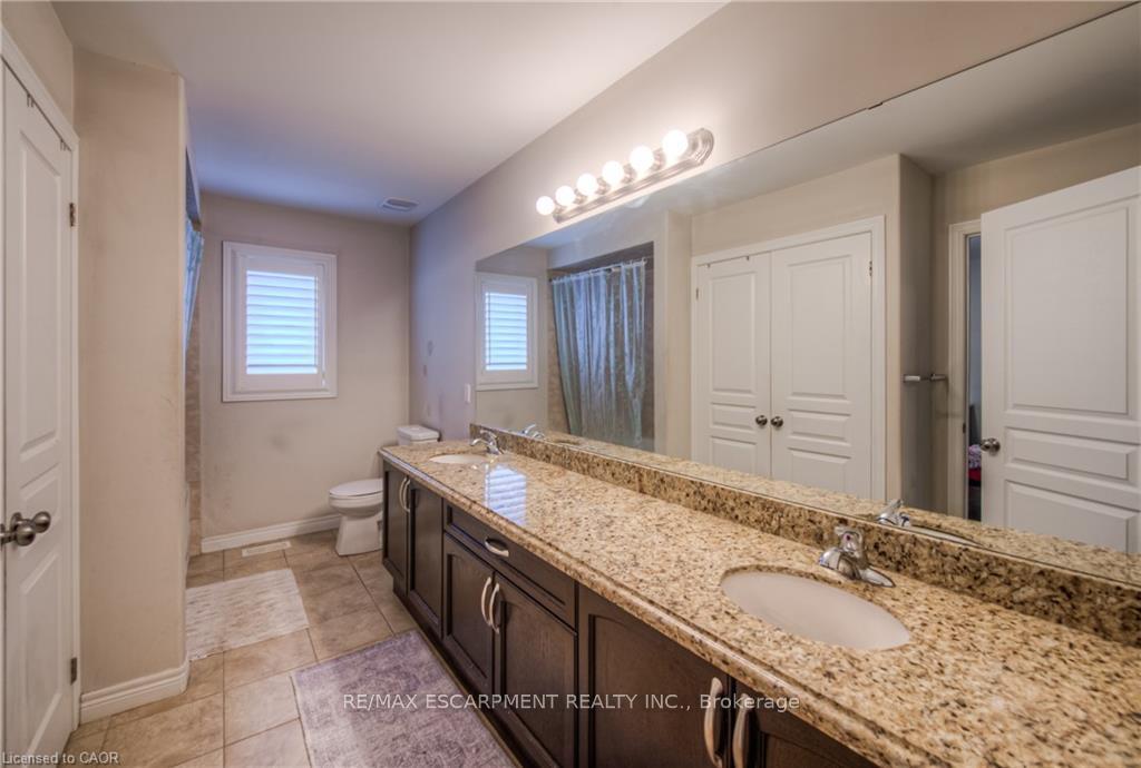 Photo 33 of 83 Boulder Crescent, Hamilton, Rural Glanbrook — HOMEH