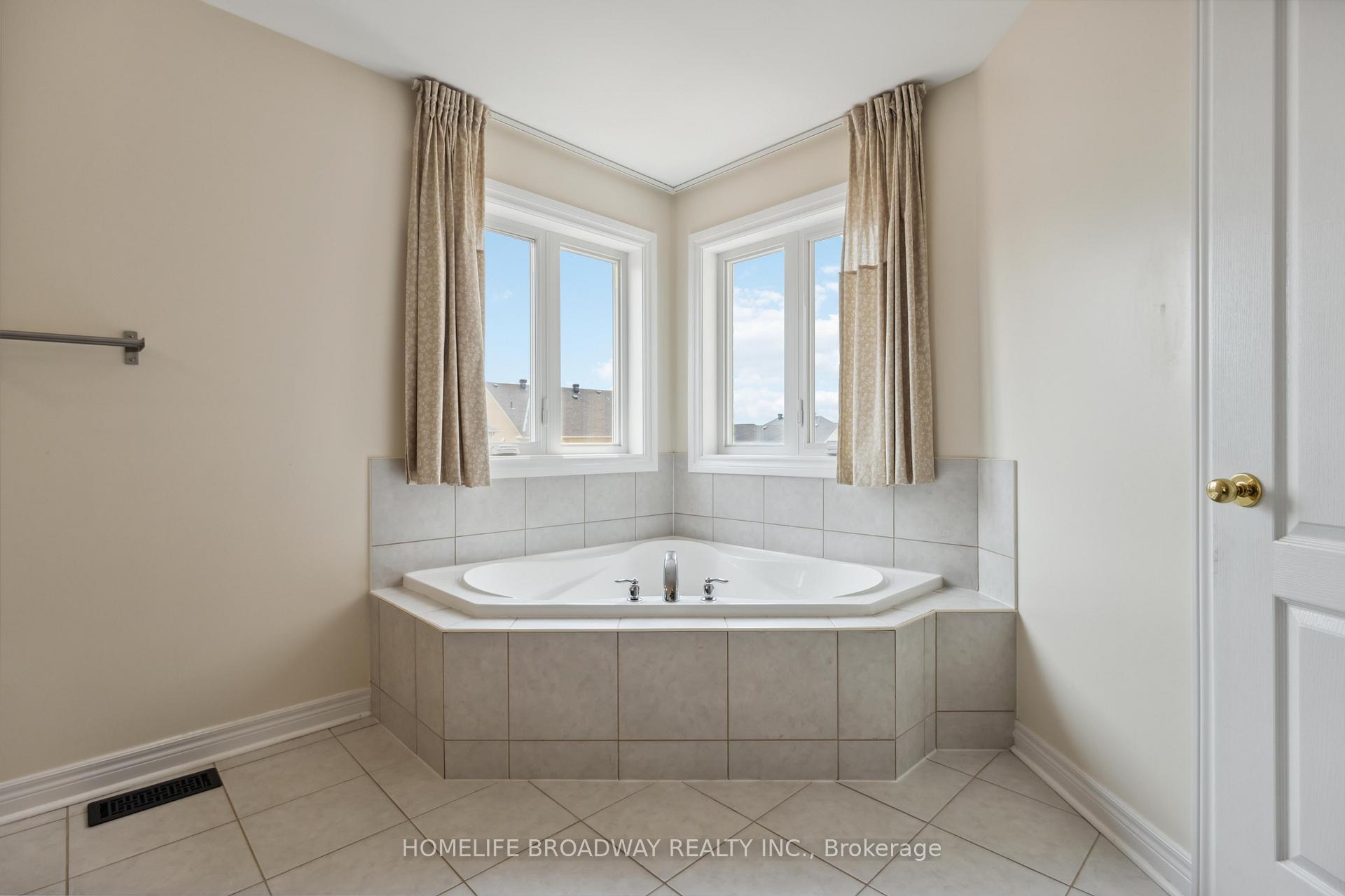 Photo 42 of 115 Russell Dawson Road, Markham, Cathedraltown — HOMEH