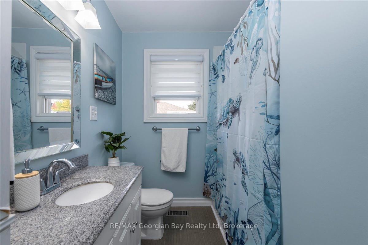Photo 14 of 327 Scott Street, Midland — HOMEH