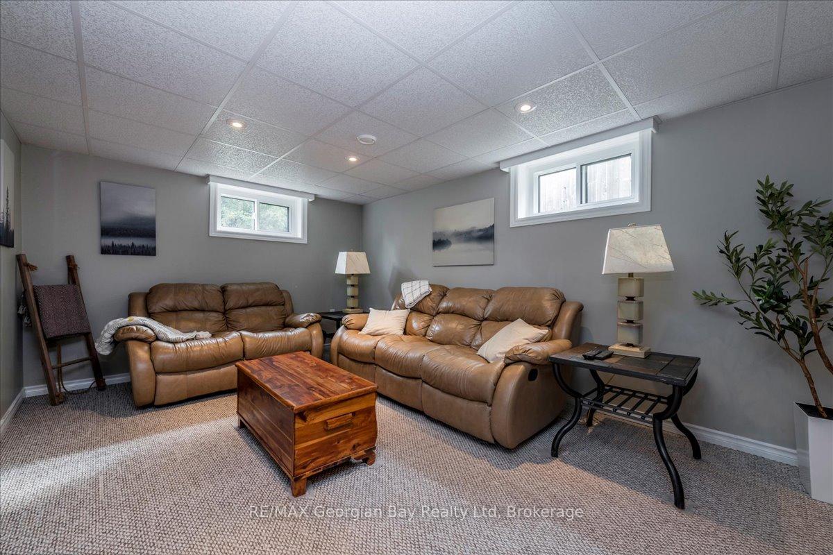 Photo 20 of 327 Scott Street, Midland — HOMEH