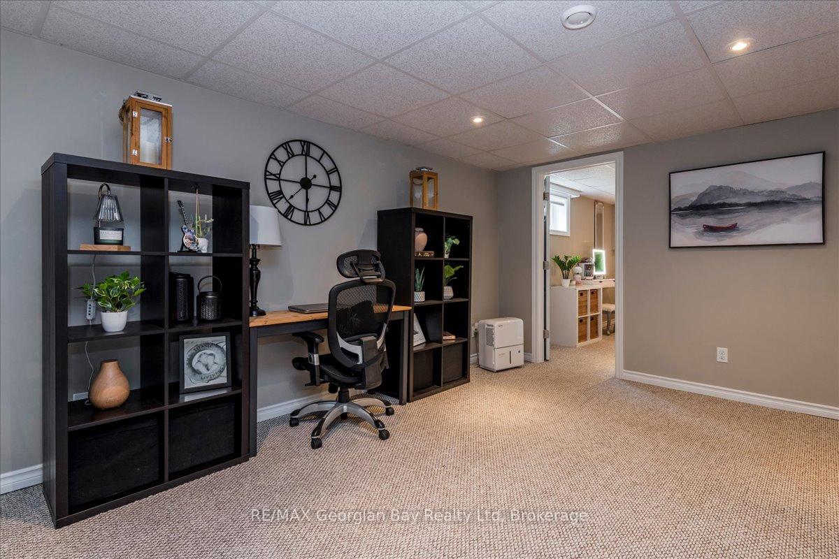 Photo 21 of 327 Scott Street, Midland — HOMEH