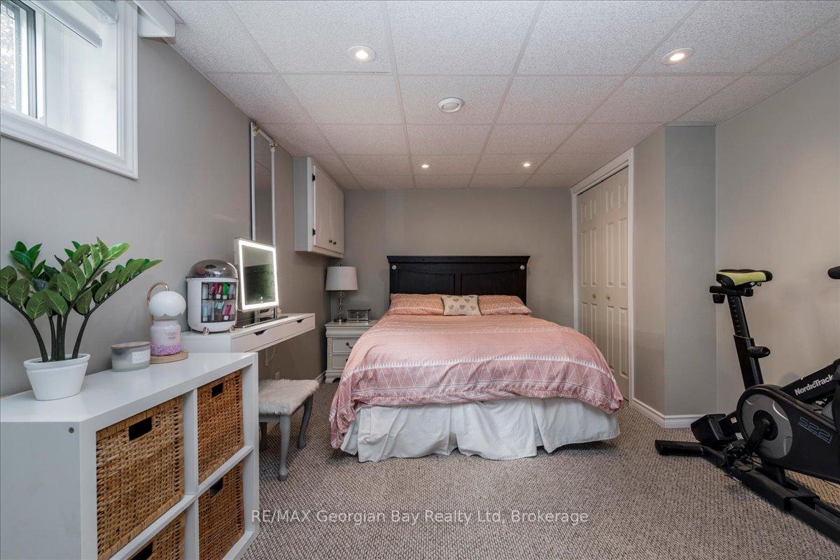 Photo 22 of 327 Scott Street, Midland — HOMEH