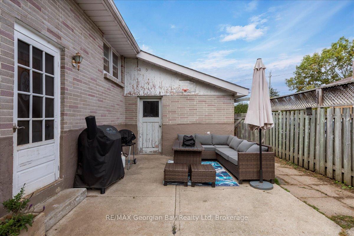 Photo 25 of 327 Scott Street, Midland — HOMEH