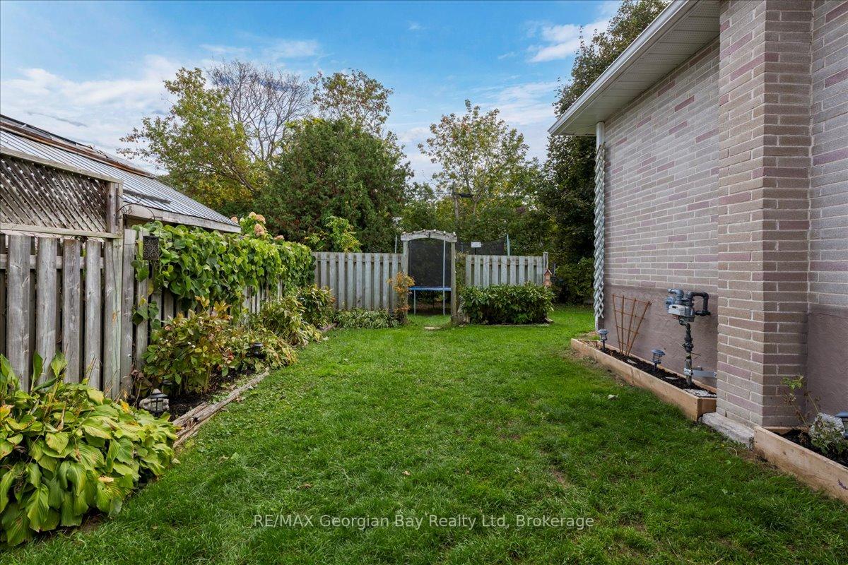 Photo 27 of 327 Scott Street, Midland — HOMEH