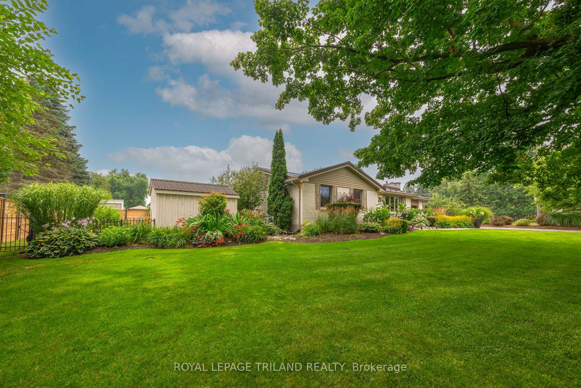 Photo 5 of 102 Railway Avenue, Middlesex Centre, Komoka — HOMEH