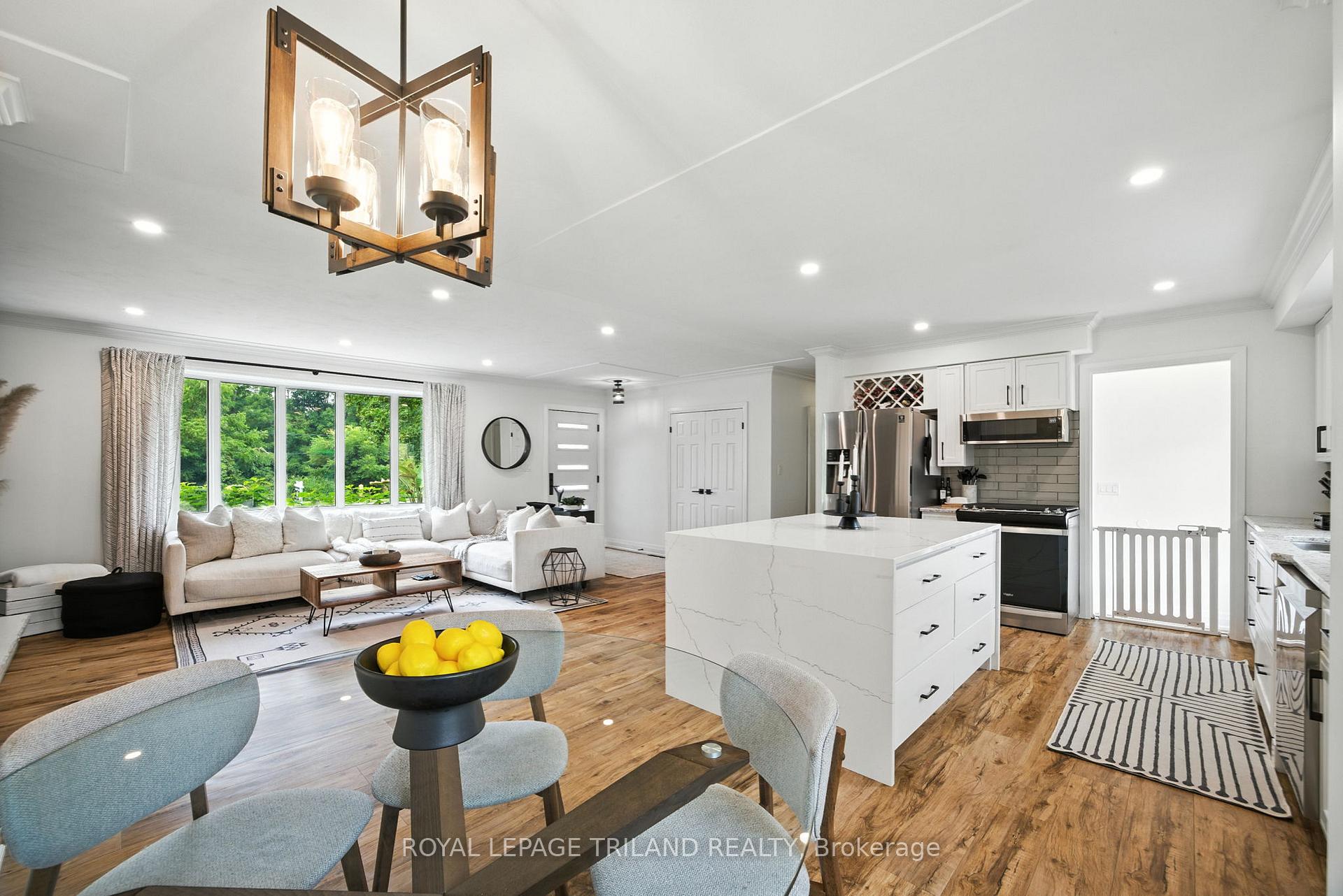 Photo 10 of 102 Railway Avenue, Middlesex Centre, Komoka — HOMEH