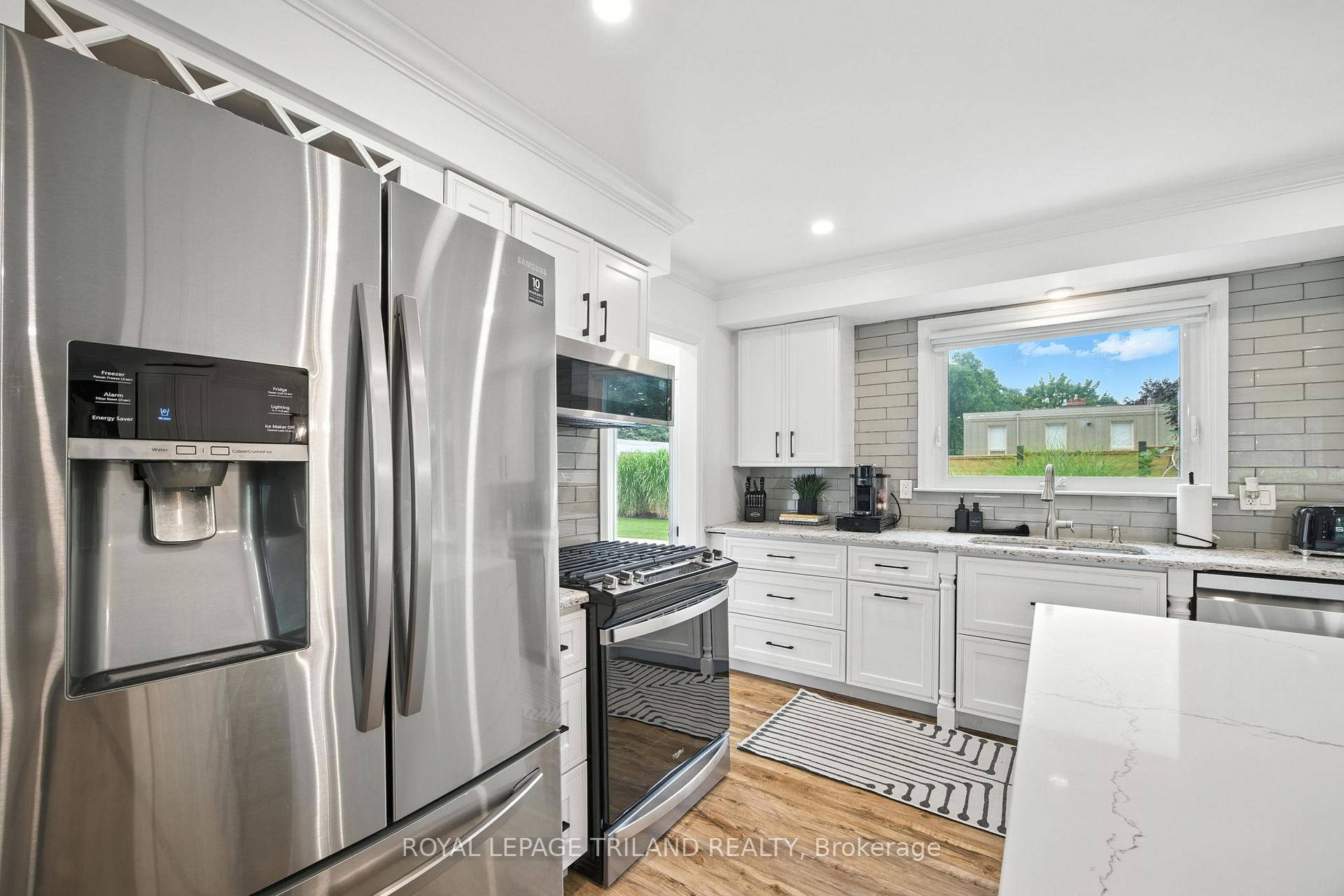 Photo 14 of 102 Railway Avenue, Middlesex Centre, Komoka — HOMEH