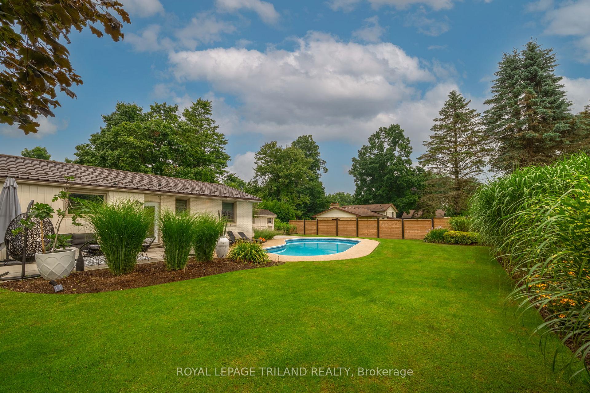 Photo 35 of 102 Railway Avenue, Middlesex Centre, Komoka — HOMEH
