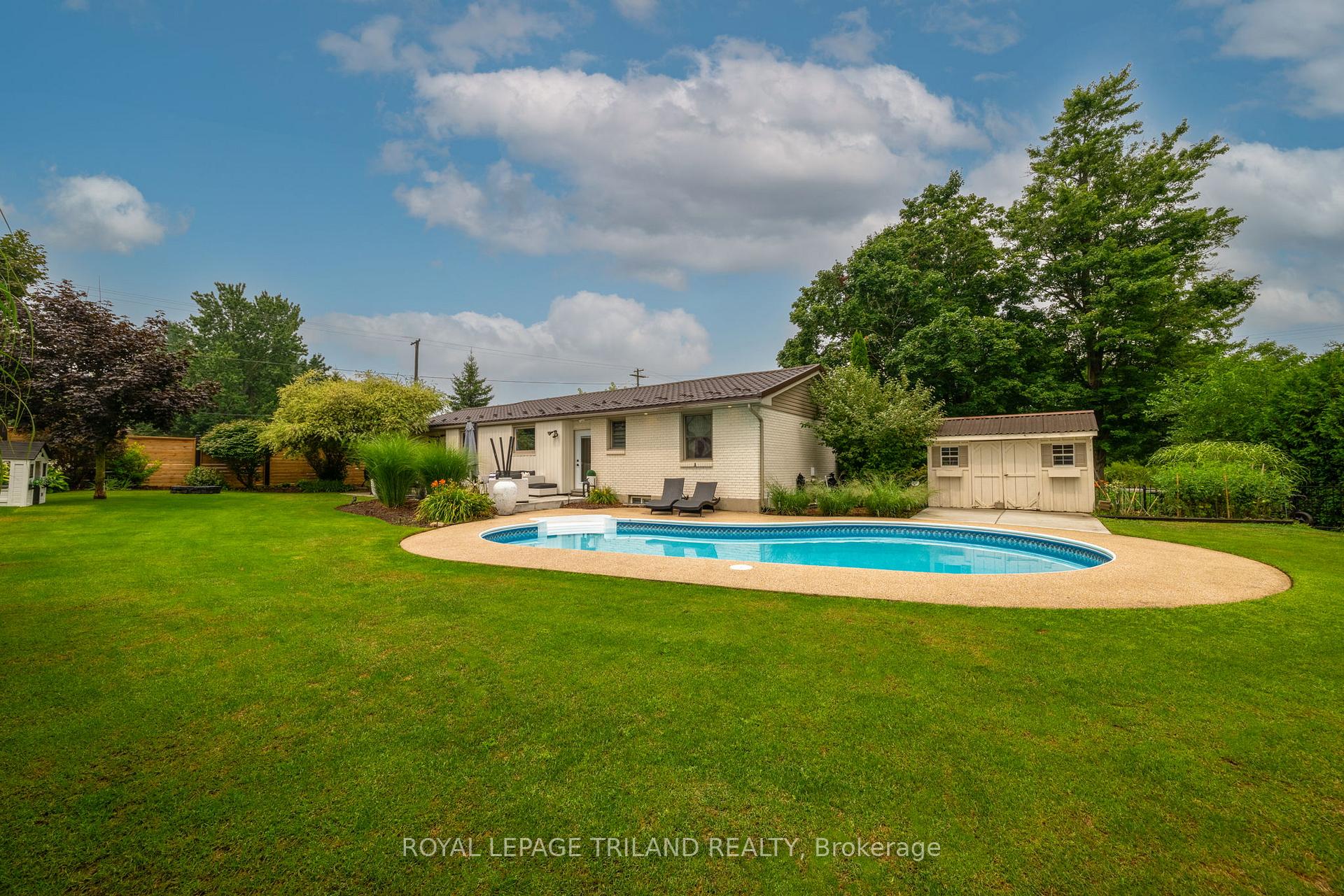 Photo 36 of 102 Railway Avenue, Middlesex Centre, Komoka — HOMEH