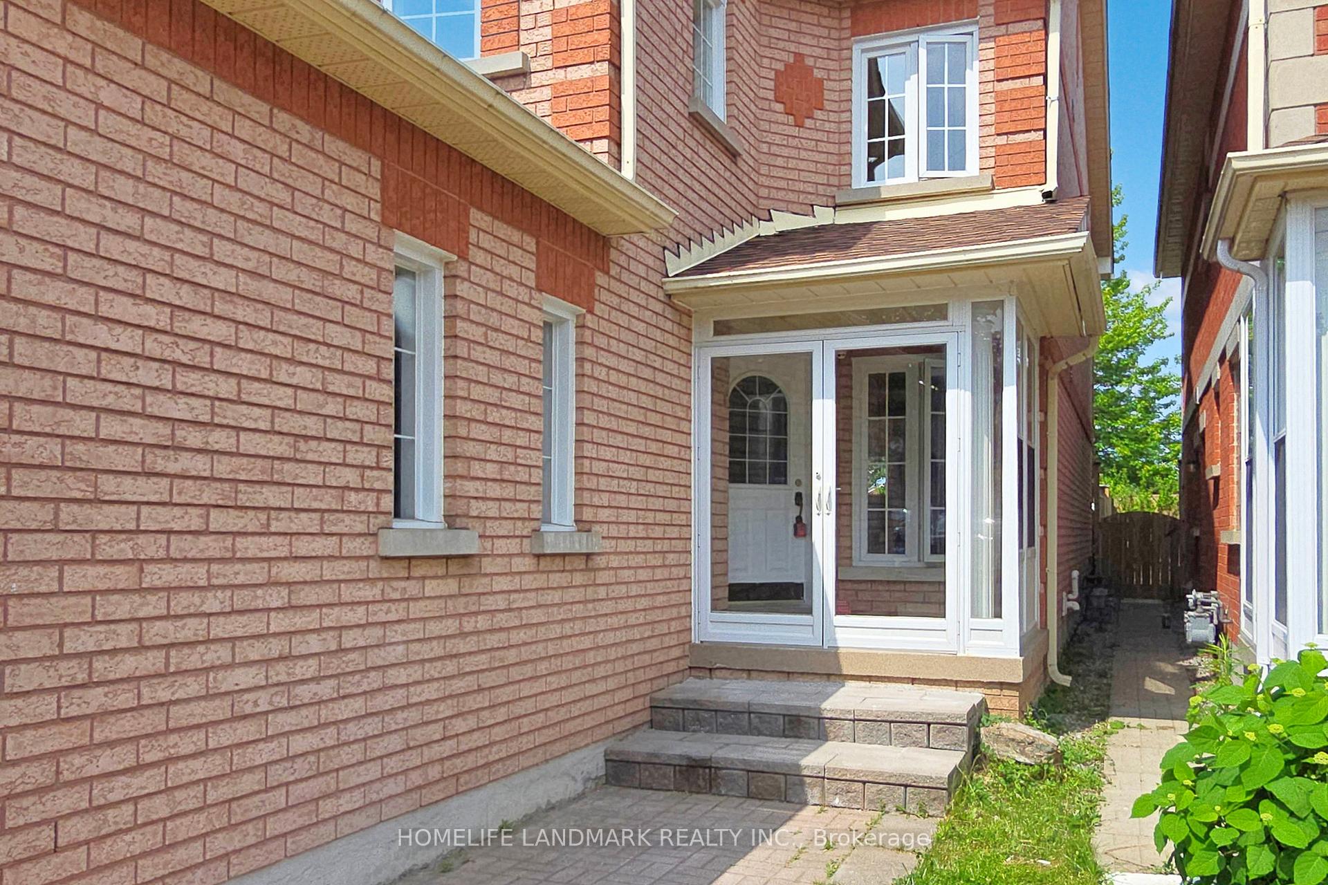 Photo 2 of 84 Amarillo Avenue, Markham, Milliken Mills West — HOMEH