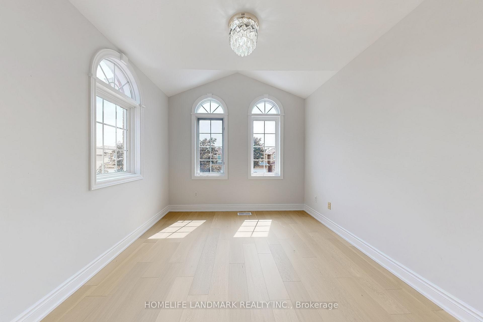 Photo 16 of 84 Amarillo Avenue, Markham, Milliken Mills West — HOMEH
