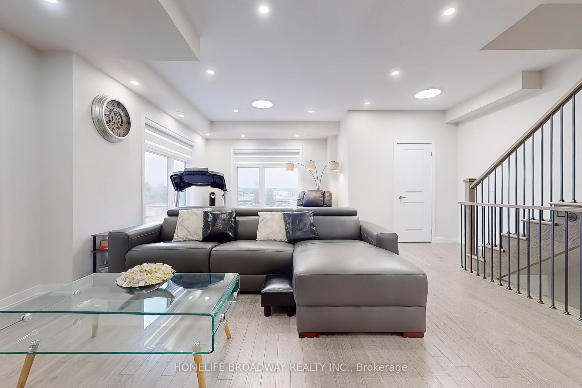 Photo 4 of 109 Yorkton Boulevard, Markham, Angus Glen — HOMEH