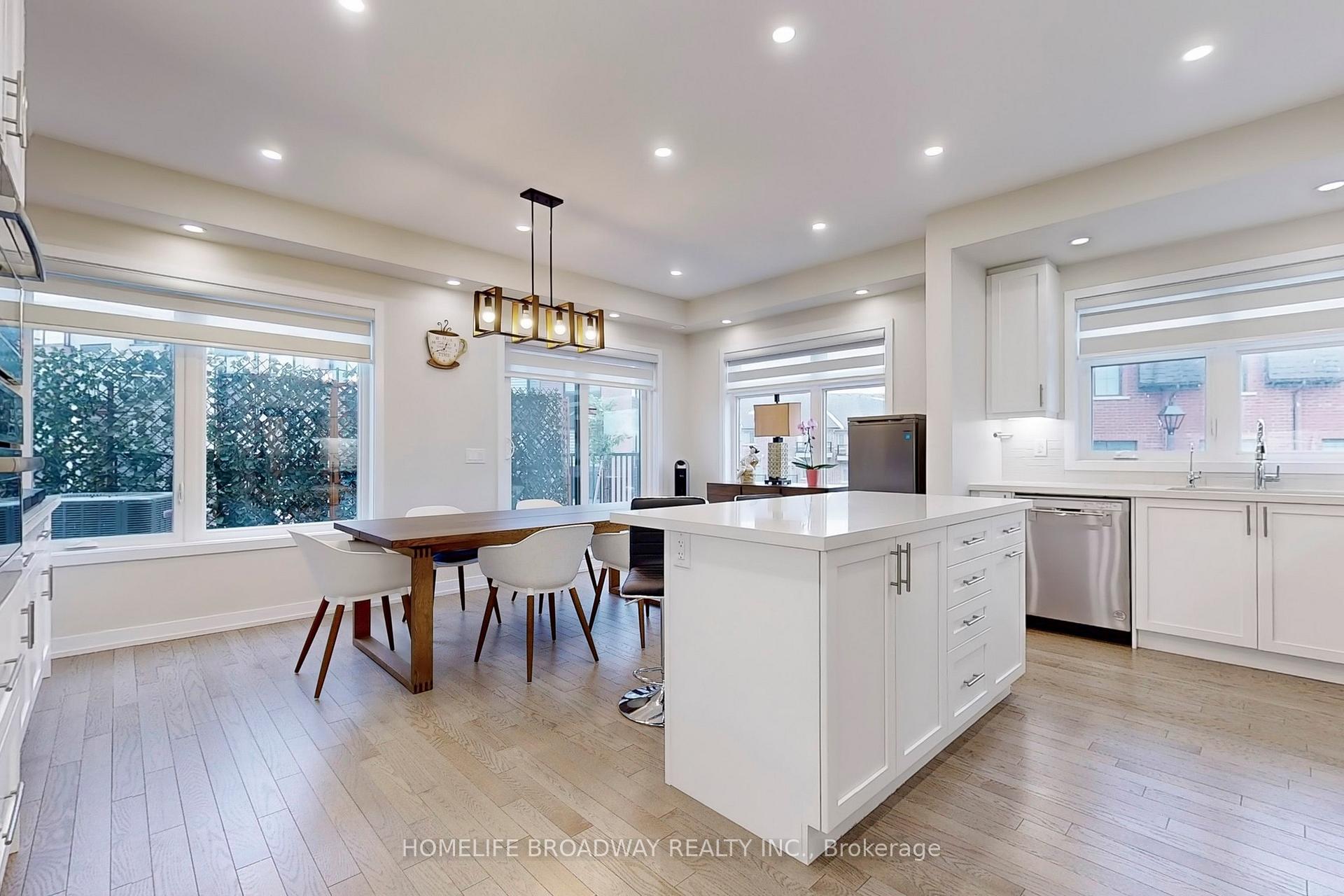 Photo 10 of 109 Yorkton Boulevard, Markham, Angus Glen — HOMEH