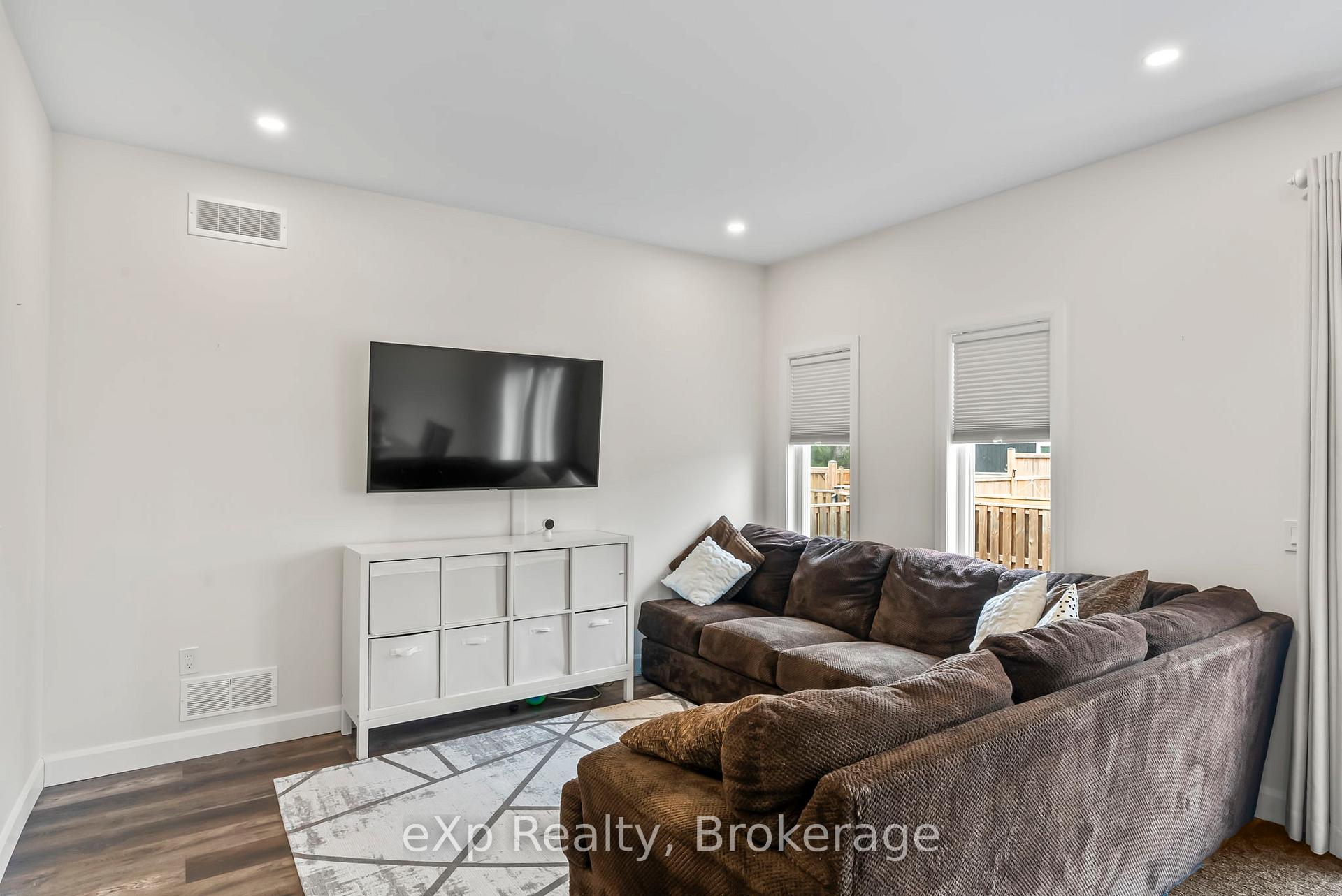 Photo 23 of Unit 4, 24 George Street N, Minto — HOMEH