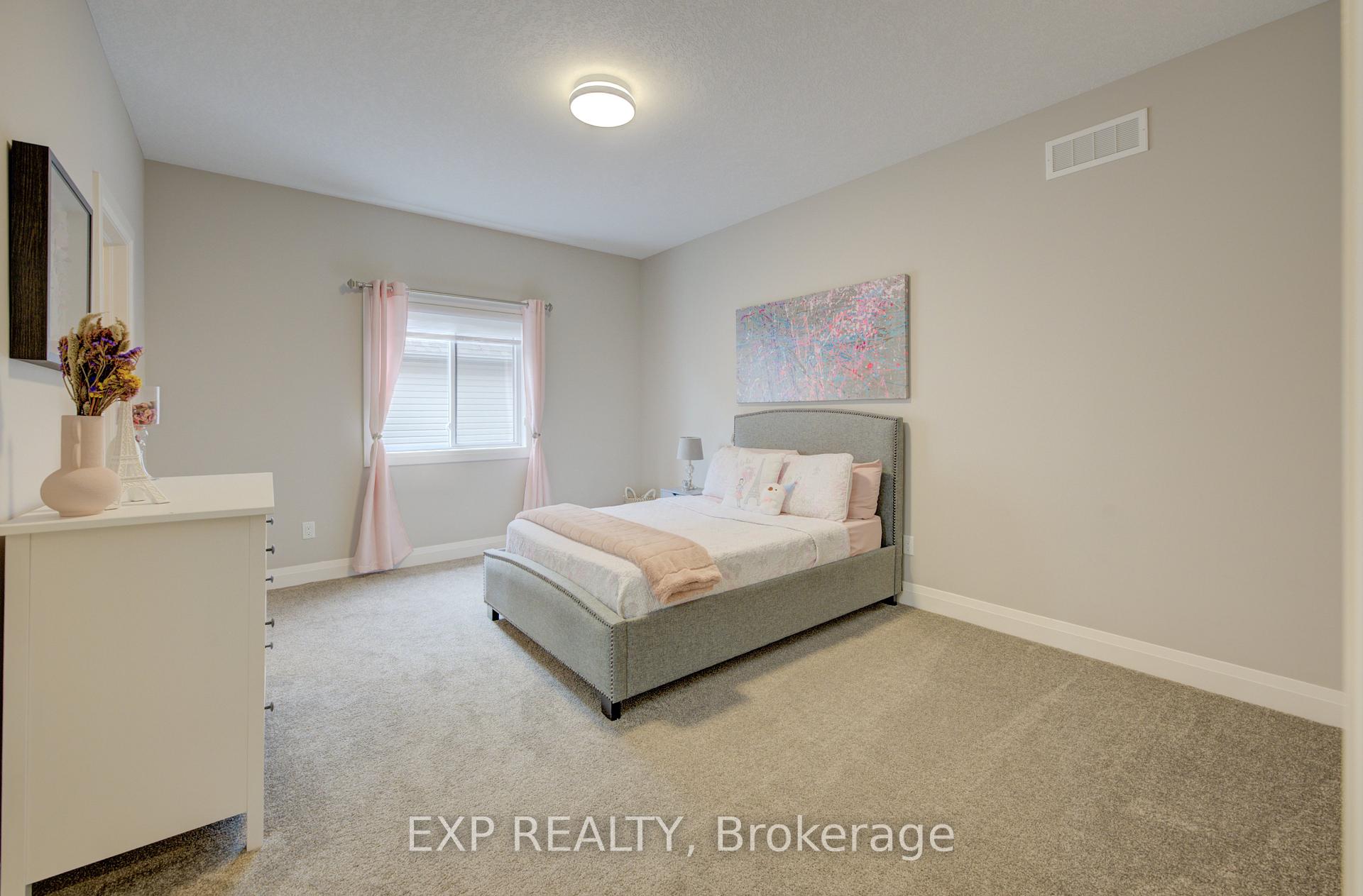 Photo 23 of 11 Deer Creek Street, Kitchener — HOMEH