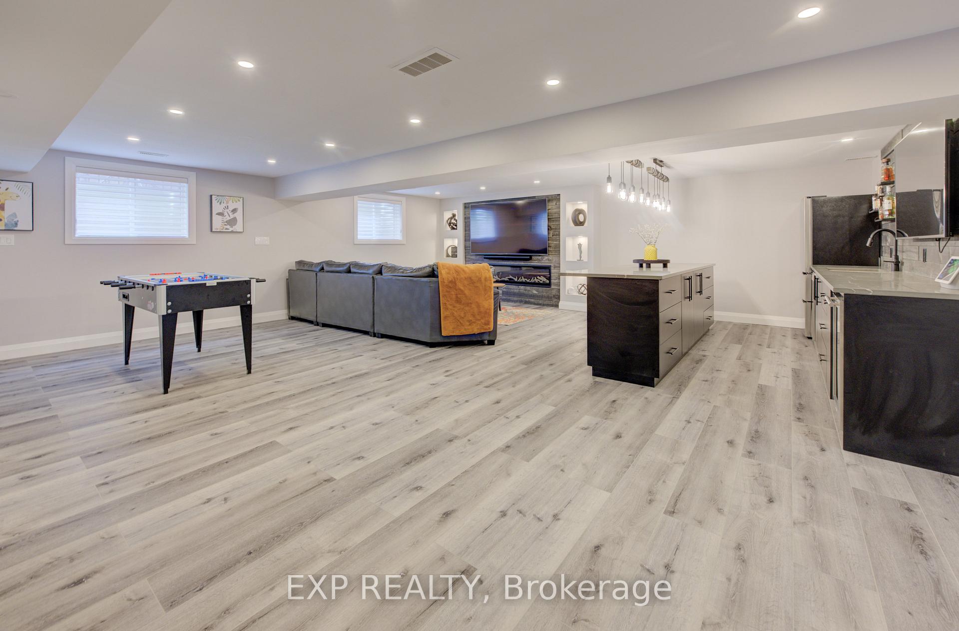 Photo 34 of 11 Deer Creek Street, Kitchener — HOMEH