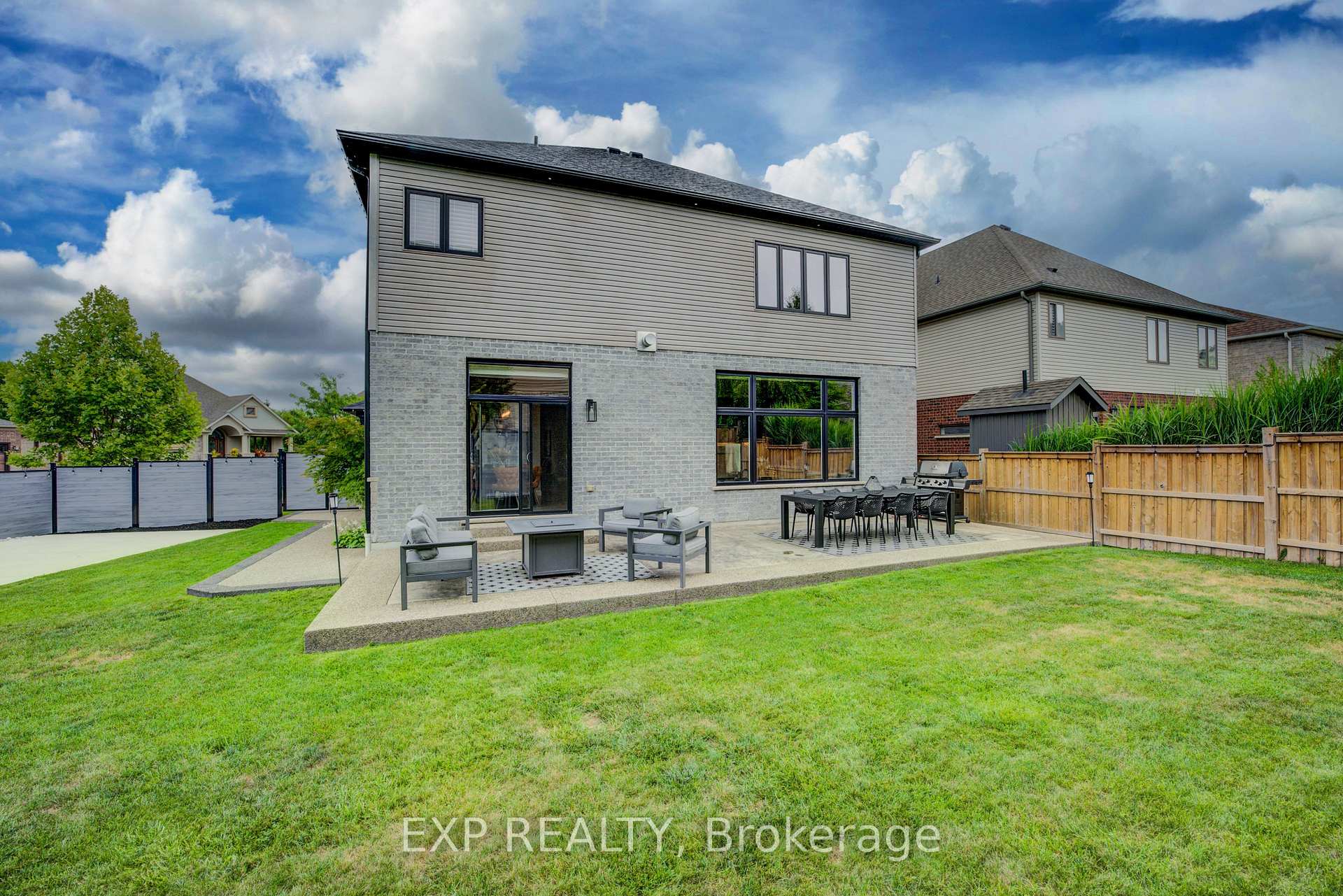 Photo 44 of 11 Deer Creek Street, Kitchener — HOMEH