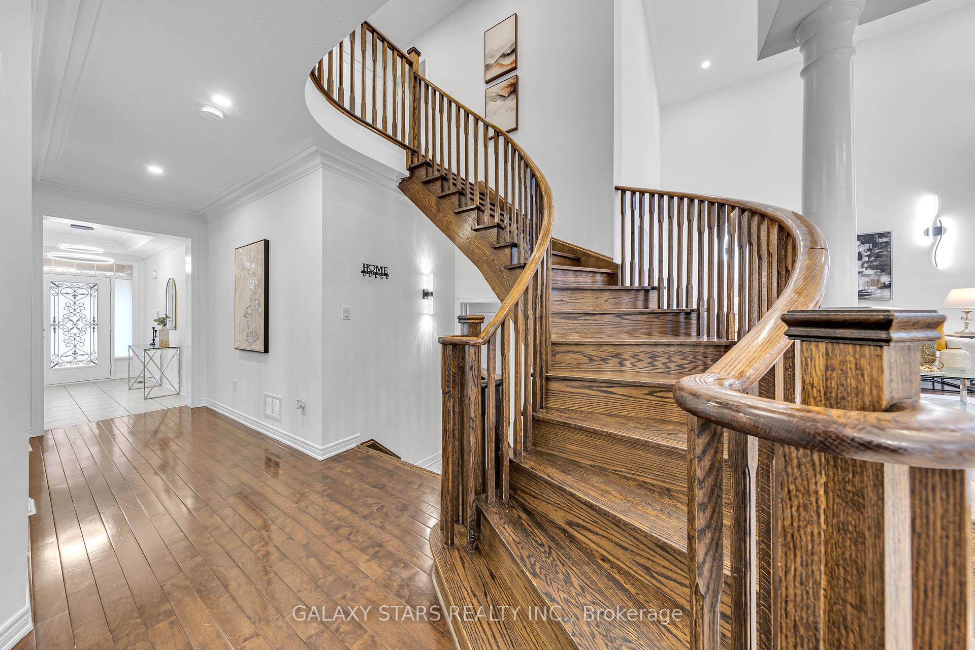 Photo 2 of 5 Forestbrook Drive, Markham, Box Grove — HOMEH