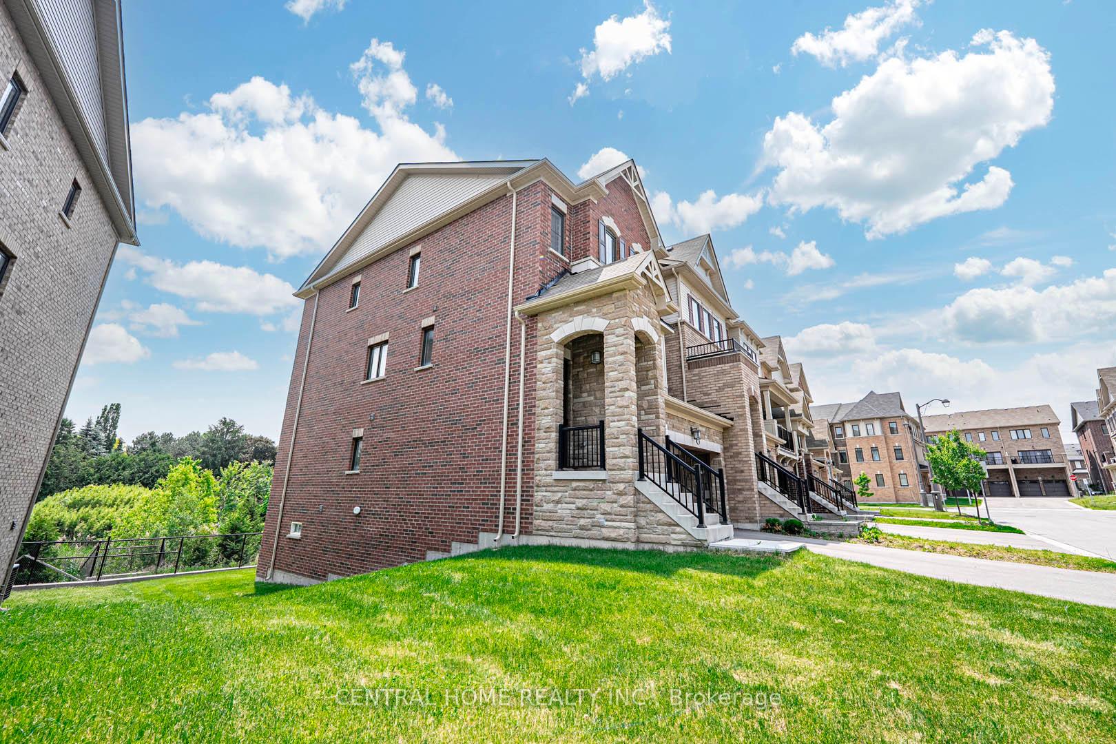 Photo 2 of 9 Delft Drive, Markham, Victoria Square — HOMEH