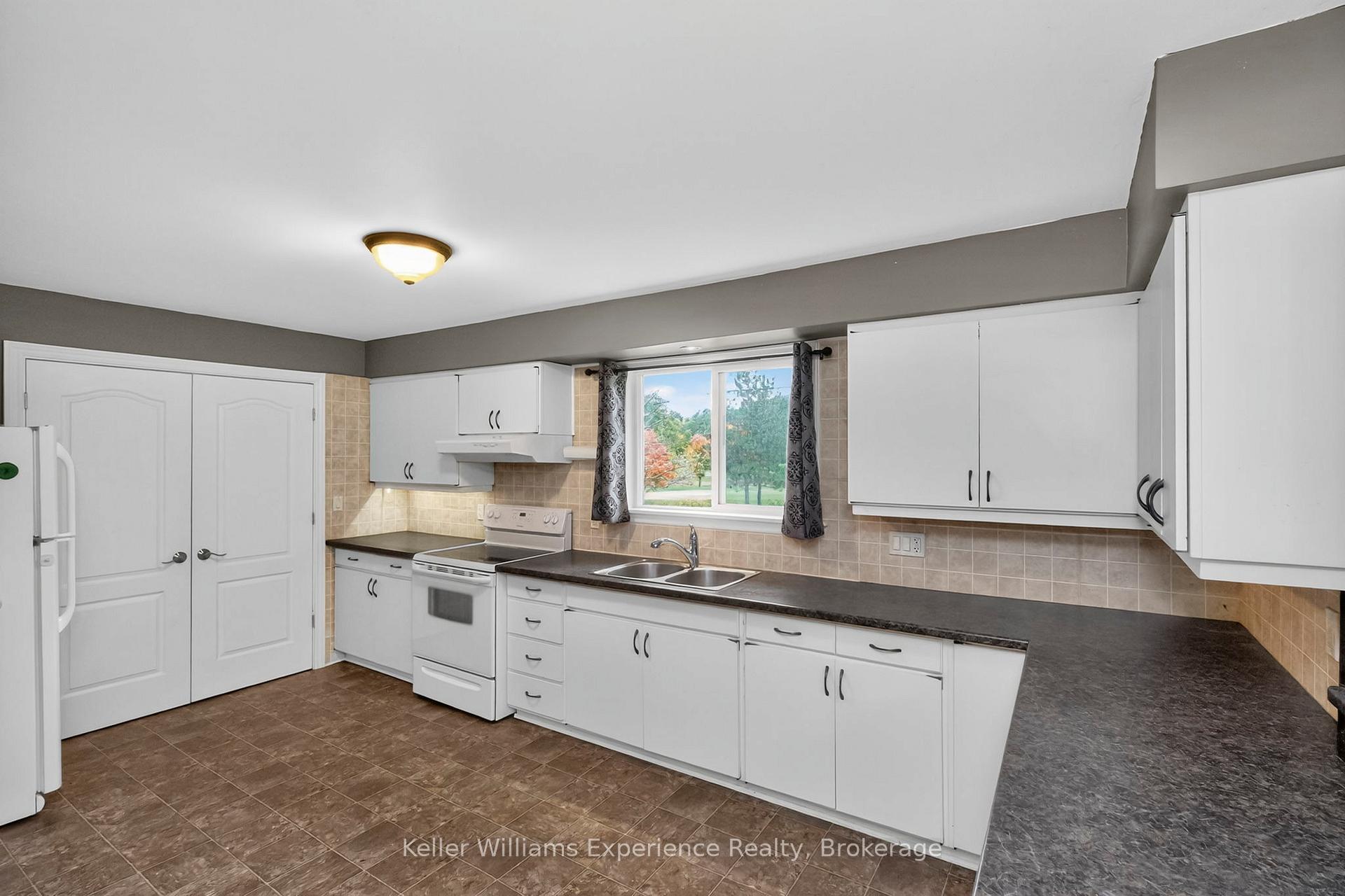 Photo 6 of 1504 Golf Link Road, Midland — HOMEH