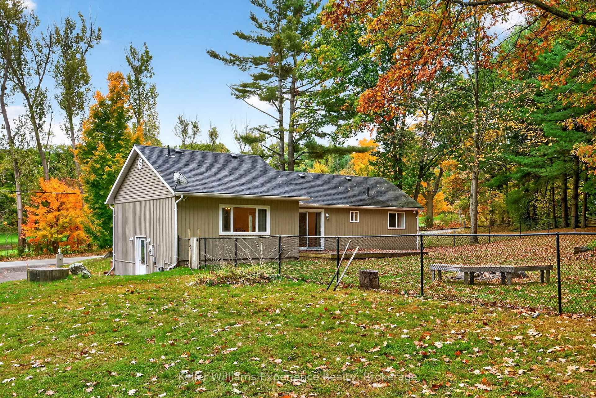 Photo 33 of 1504 Golf Link Road, Midland — HOMEH