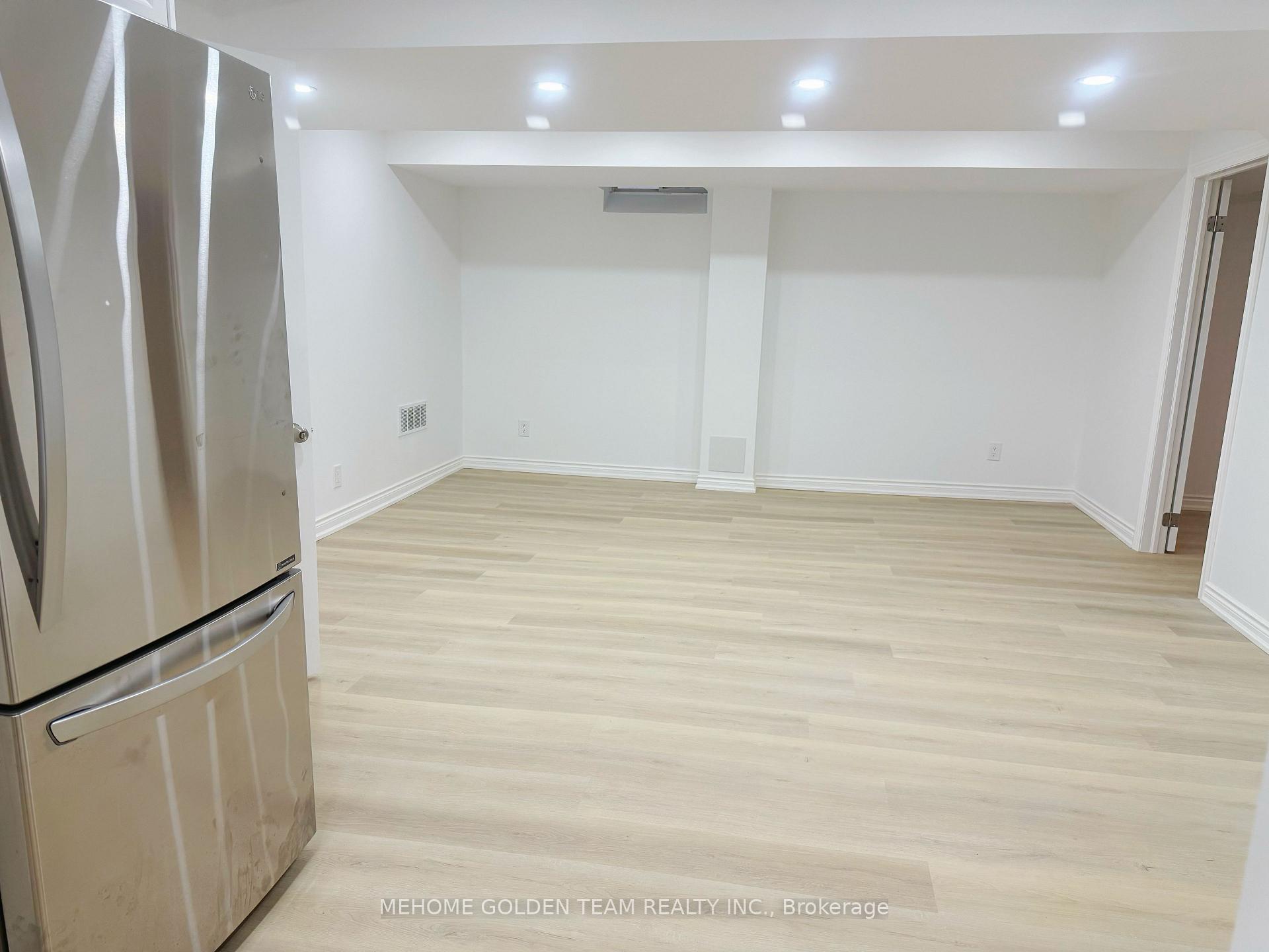 Photo 5 of Unit Bsmt, 31 Ferncliffe Crescent, Markham, Cedarwood — HOMEH