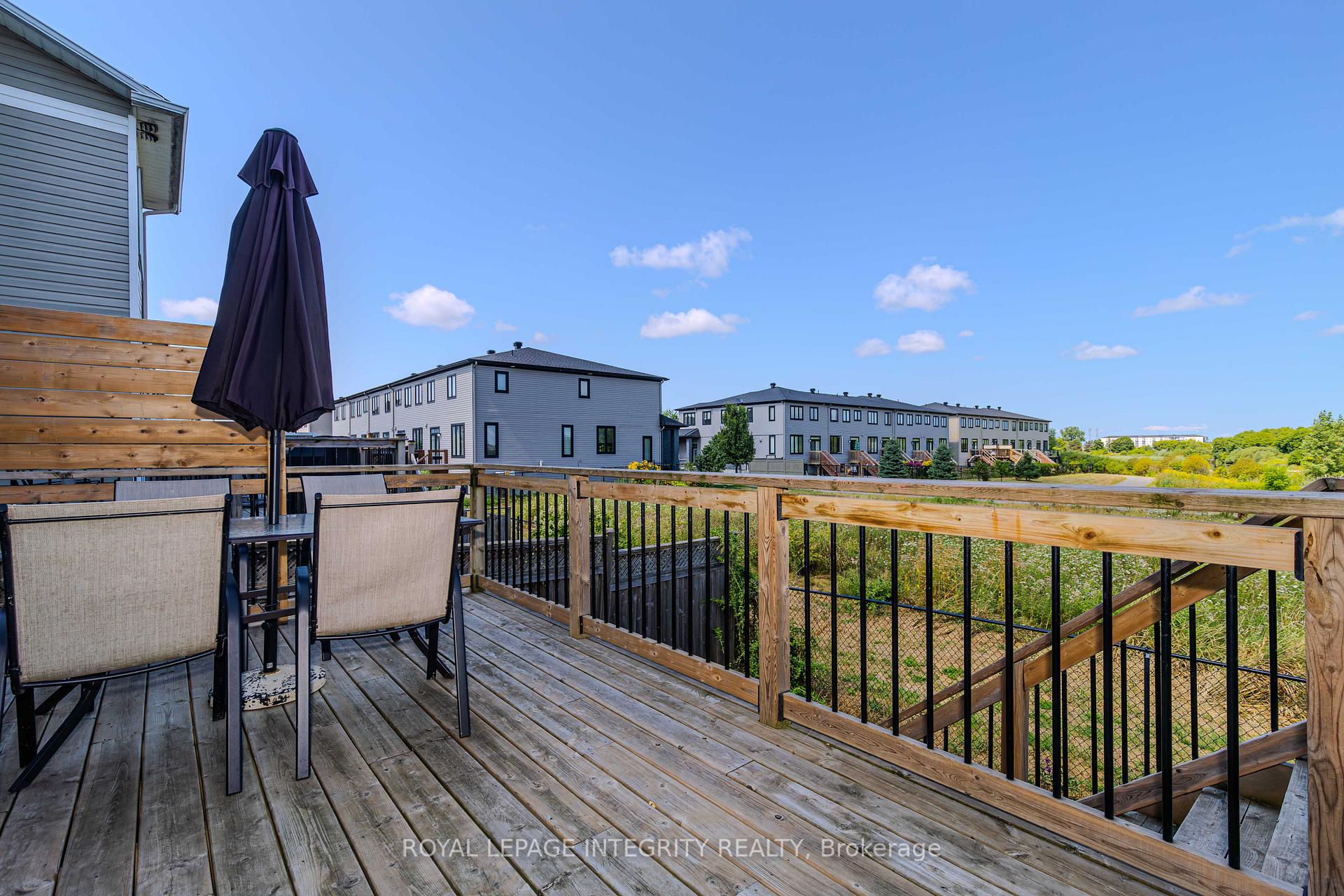 Photo 3 of 218 Catamount Court, Ottawa, Kanata - Emerald Meadows/Trailwest — HOMEH