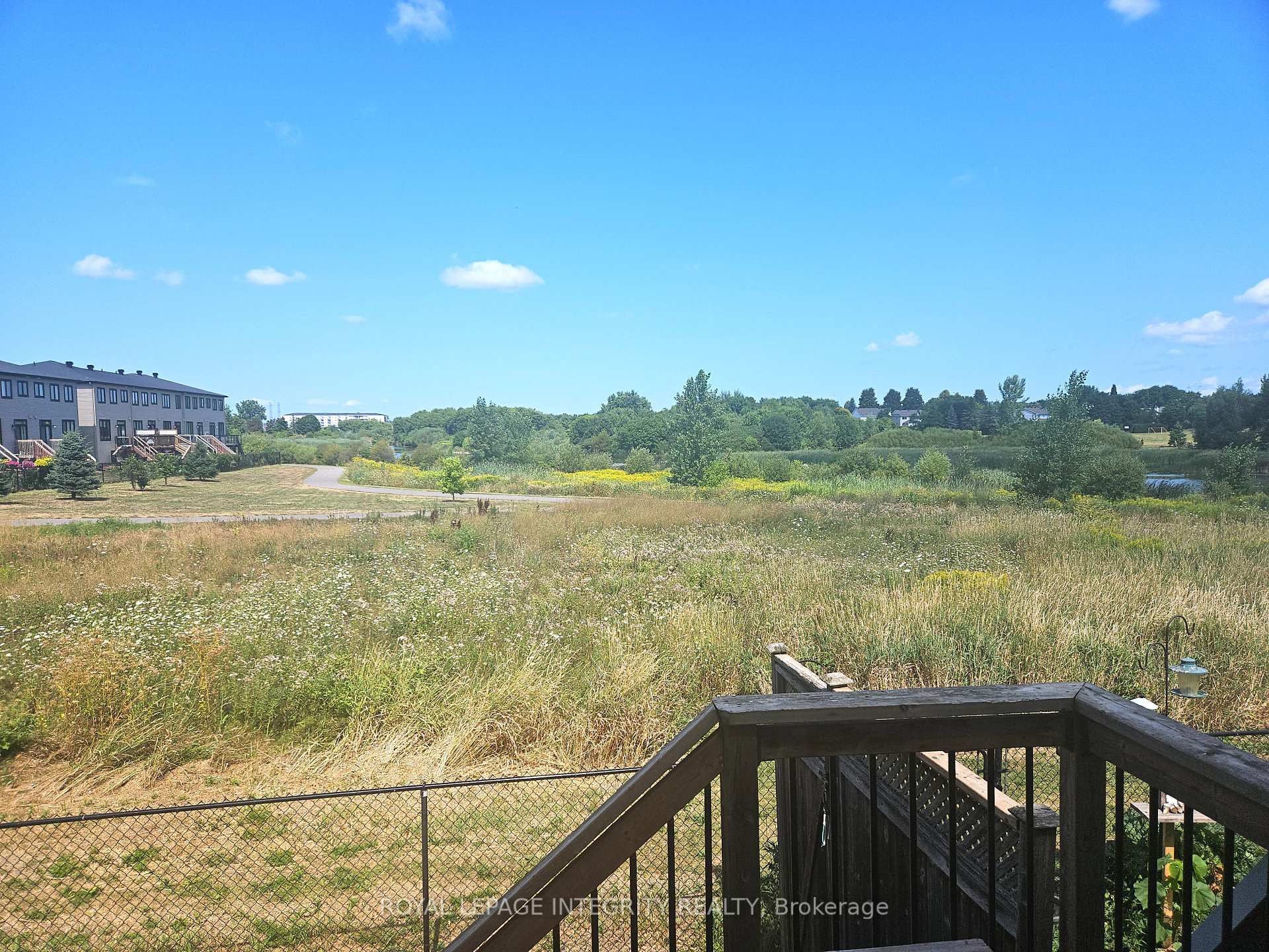 Photo 4 of 218 Catamount Court, Ottawa, Kanata - Emerald Meadows/Trailwest — HOMEH