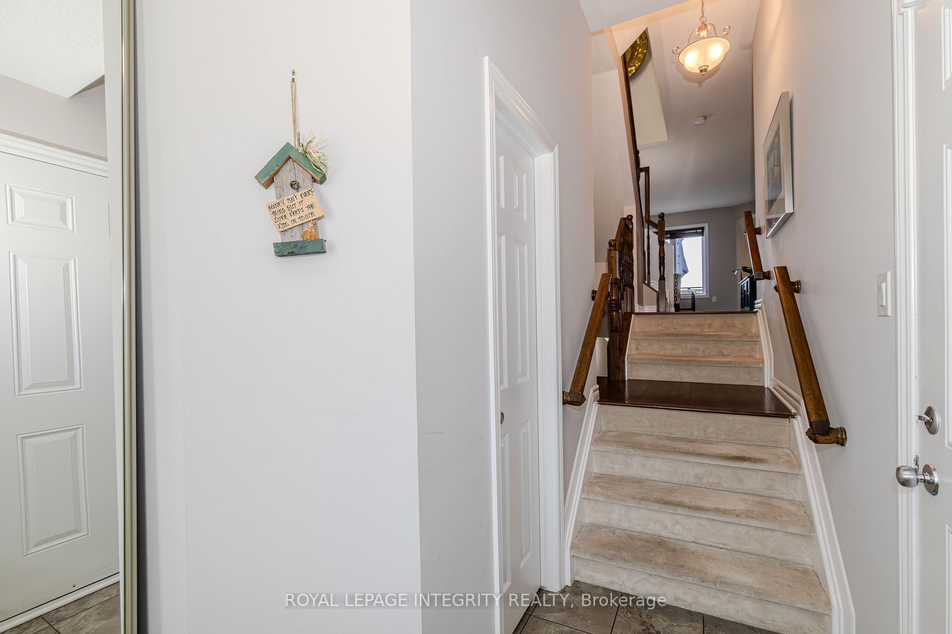 Photo 8 of 218 Catamount Court, Ottawa, Kanata - Emerald Meadows/Trailwest — HOMEH