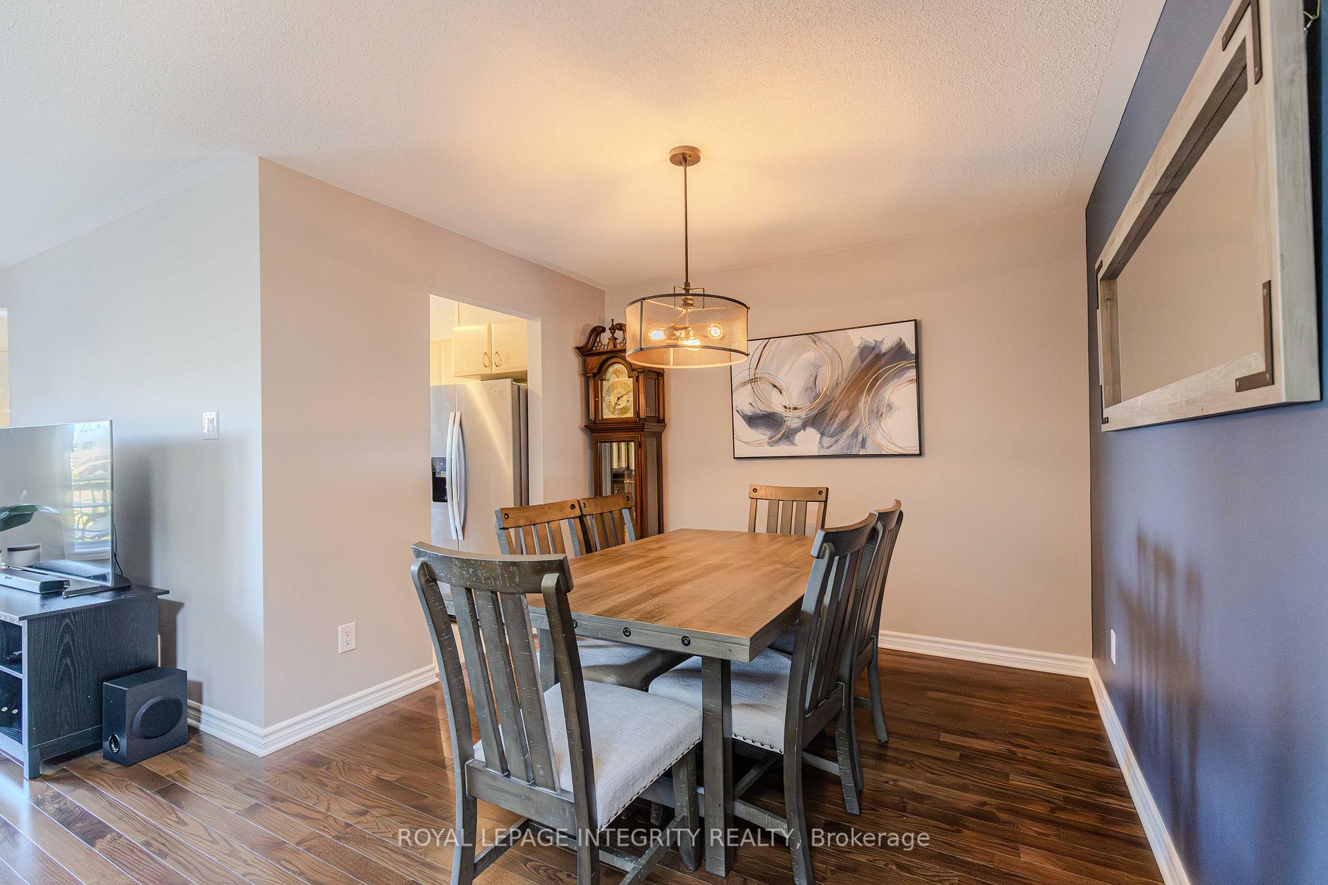Photo 11 of 218 Catamount Court, Ottawa, Kanata - Emerald Meadows/Trailwest — HOMEH