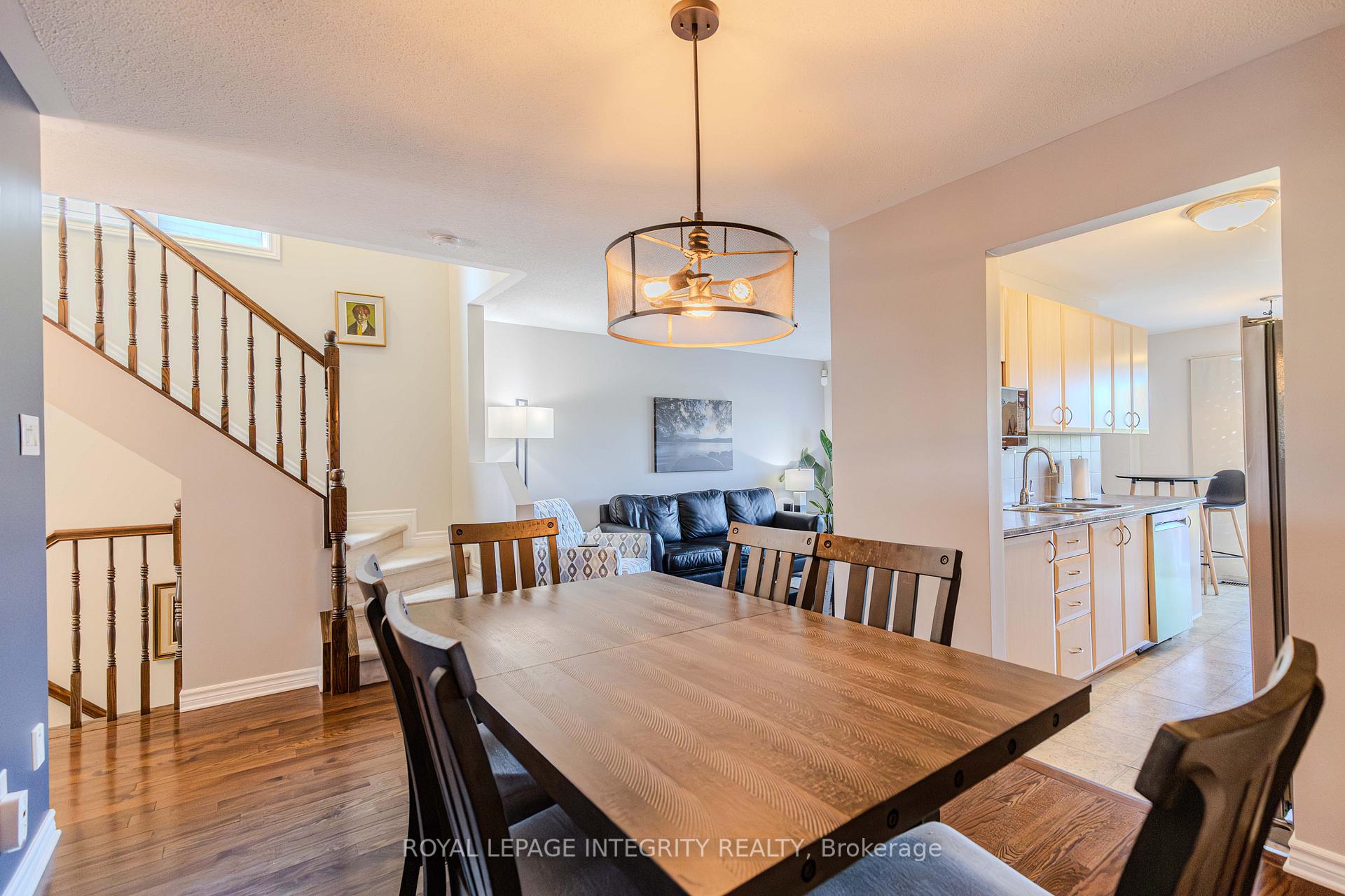 Photo 12 of 218 Catamount Court, Ottawa, Kanata - Emerald Meadows/Trailwest — HOMEH