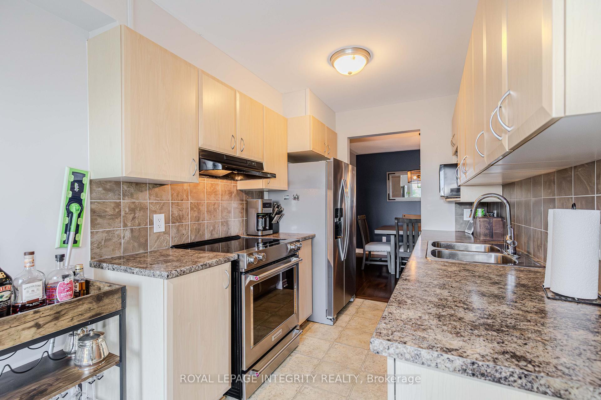 Photo 22 of 218 Catamount Court, Ottawa, Kanata - Emerald Meadows/Trailwest — HOMEH