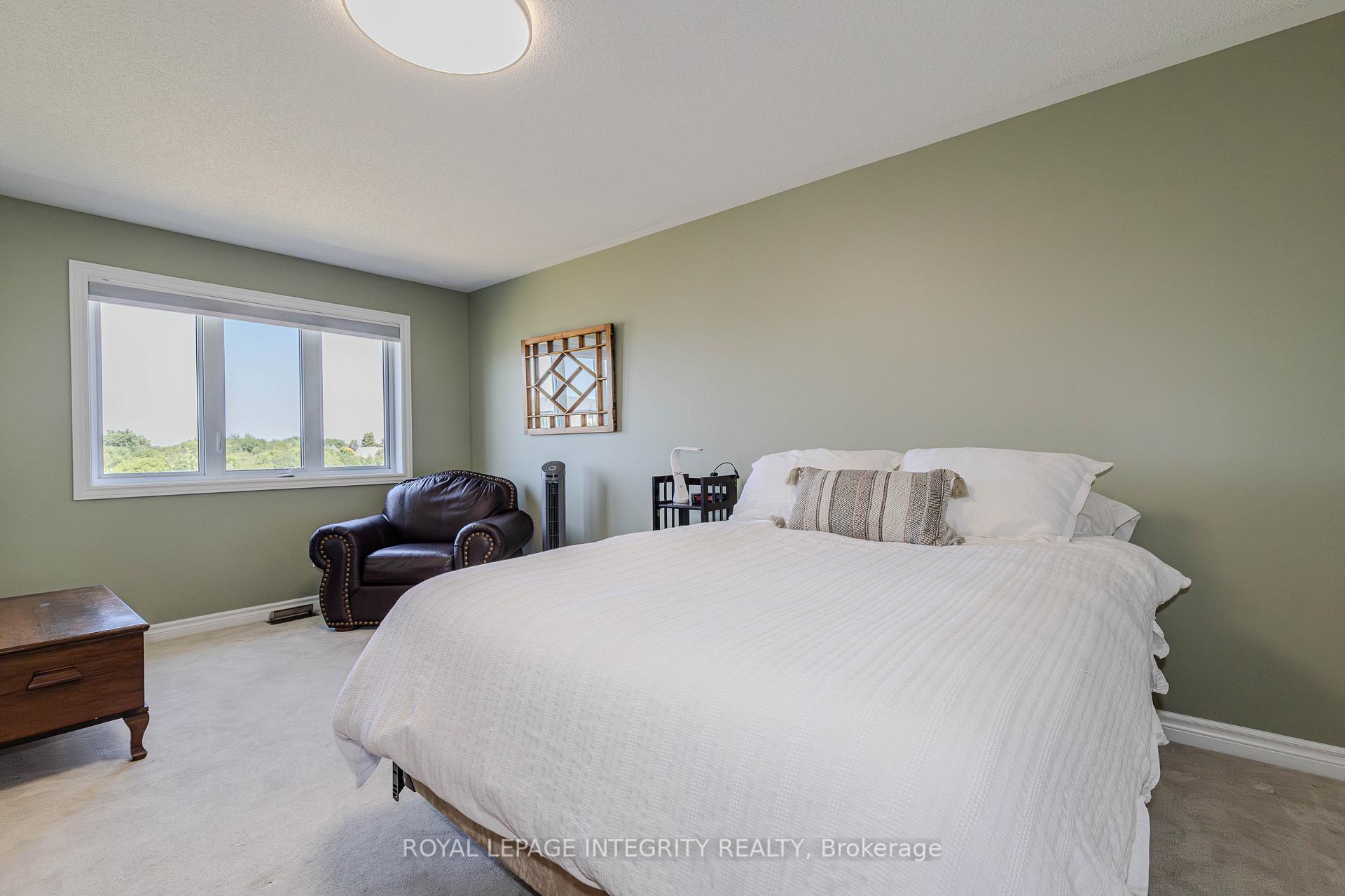 Photo 32 of 218 Catamount Court, Ottawa, Kanata - Emerald Meadows/Trailwest — HOMEH