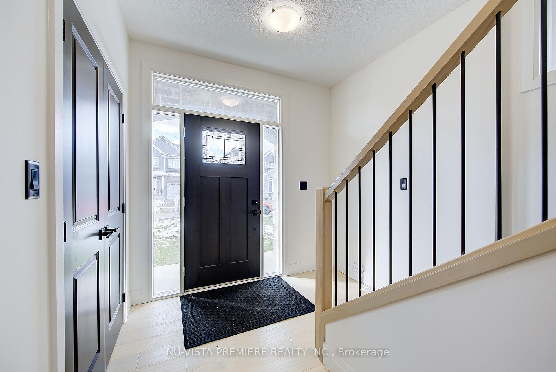 Photo 4 of 28 Basil Crescent, Middlesex Centre, Ilderton — HOMEH